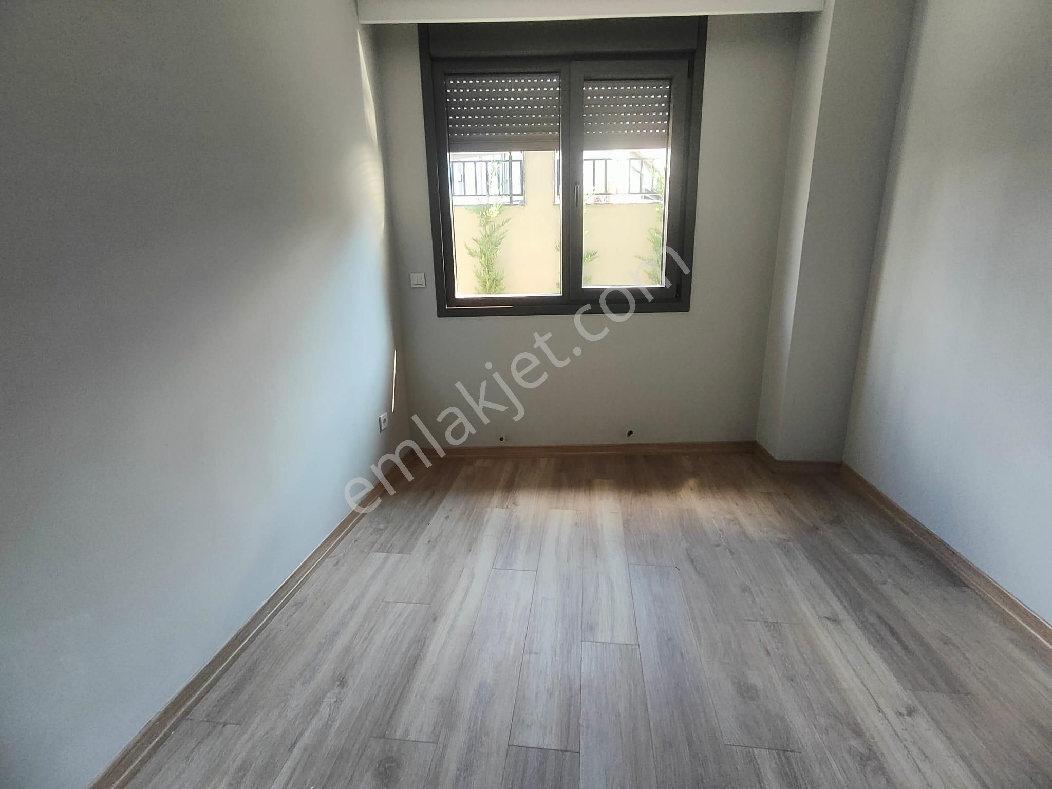 Emlak Dünyasından Küçükyalı'da 2+1 Bahçe Kullanımlı Sıfır Daire - Görsel 7