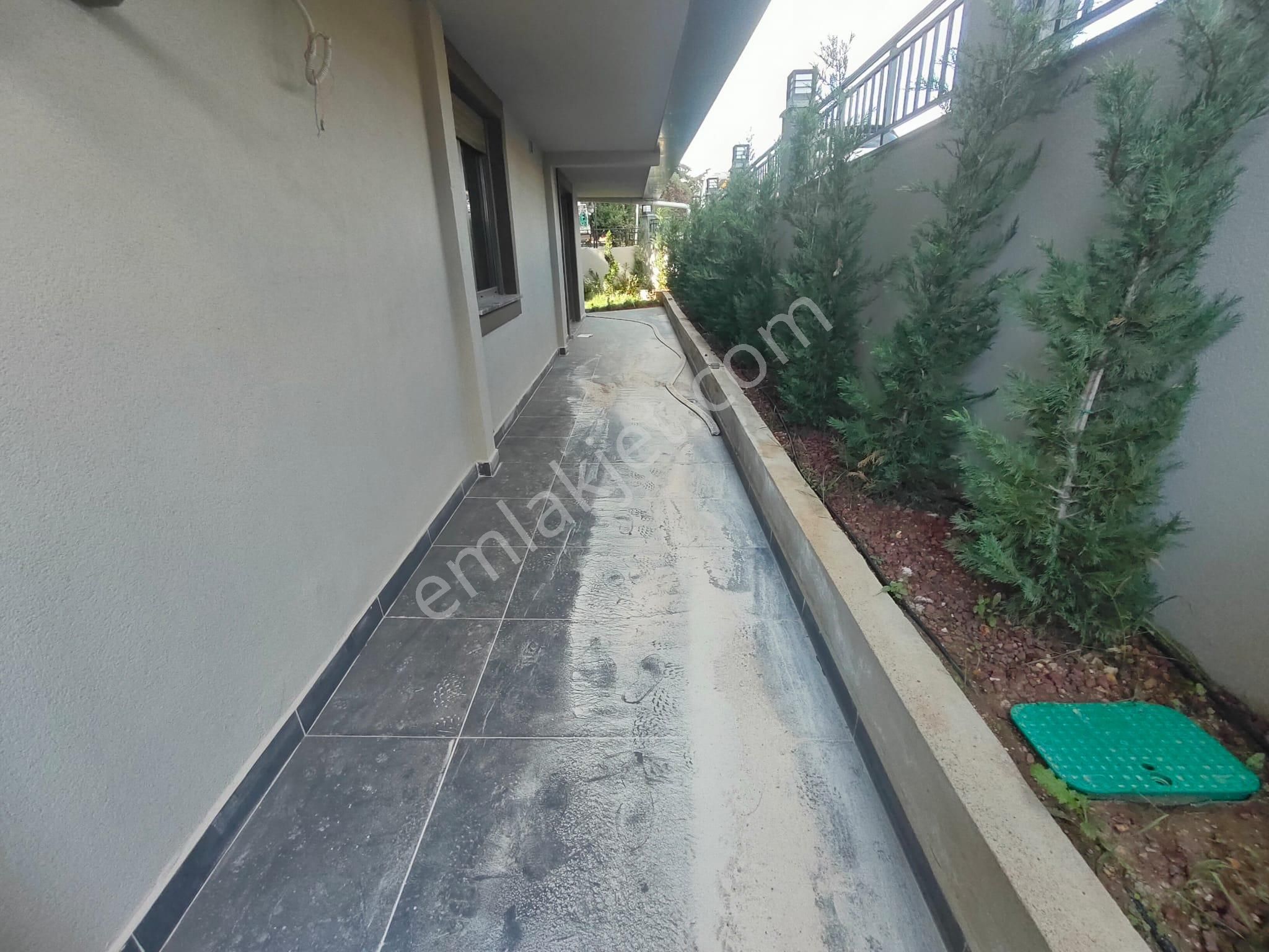 Emlak Dünyasından Küçükyalı'da 2+1 Bahçe Kullanımlı Sıfır Daire - Görsel 15