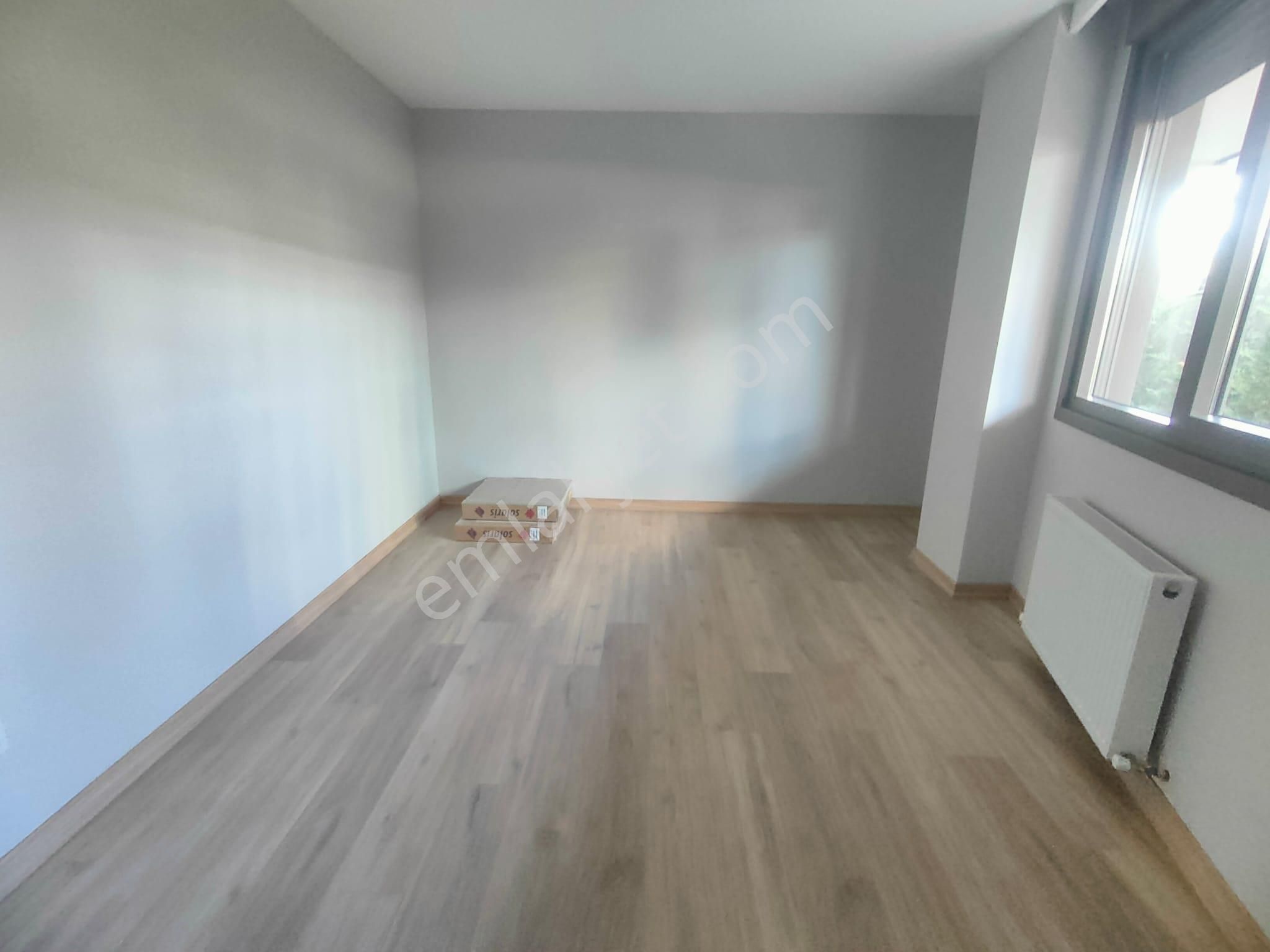 Emlak Dünyasından Küçükyalı'da 2+1 Bahçe Kullanımlı Sıfır Daire - Görsel 12