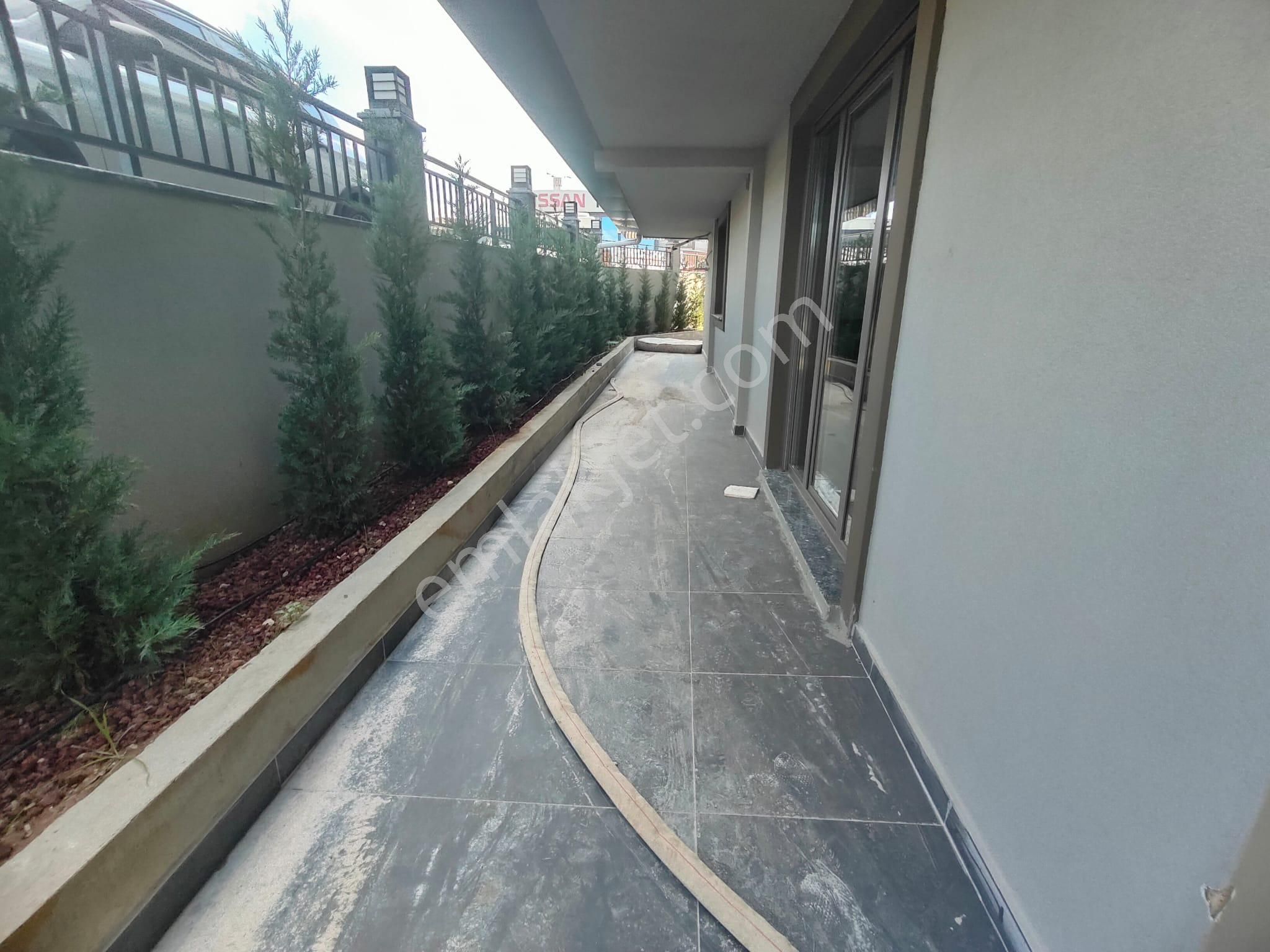 Emlak Dünyasından Küçükyalı'da 2+1 Bahçe Kullanımlı Sıfır Daire - Görsel 14