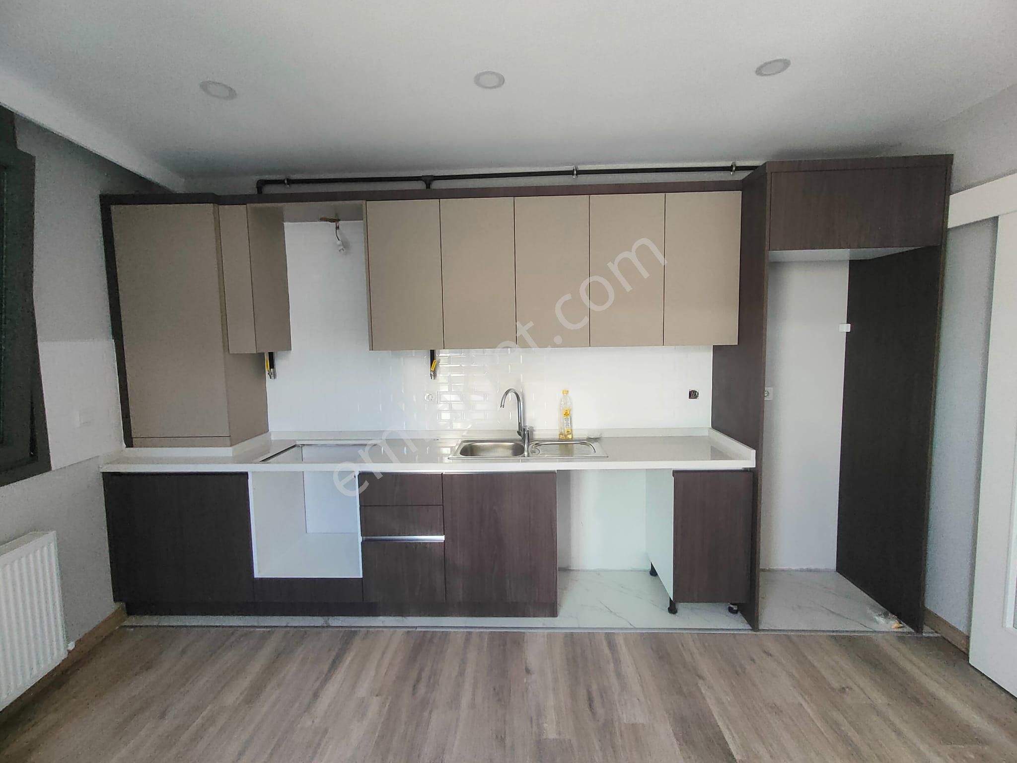 Emlak Dünyasından Küçükyalı'da 2+1 Bahçe Kullanımlı Sıfır Daire - Görsel 13