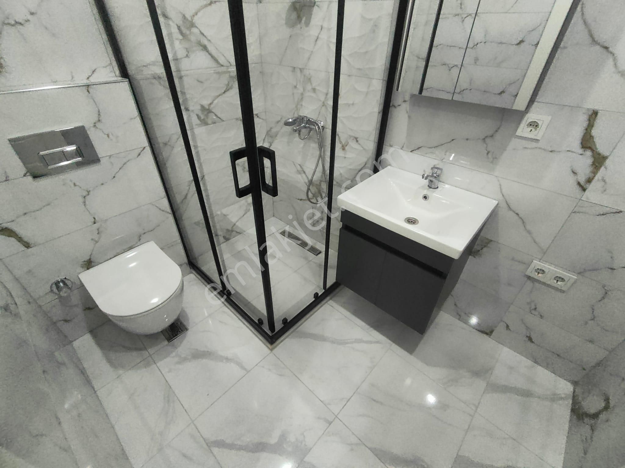 Emlak Dünyasından Küçükyalı'da 2+1 Bahçe Kullanımlı Sıfır Daire - Görsel 2