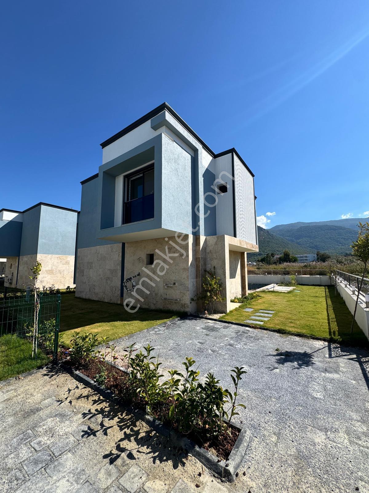 Kuşadası Güzelçamlı'da Denize 300 Mt Yakın Özel Havuzlu Villamız - Görsel 3