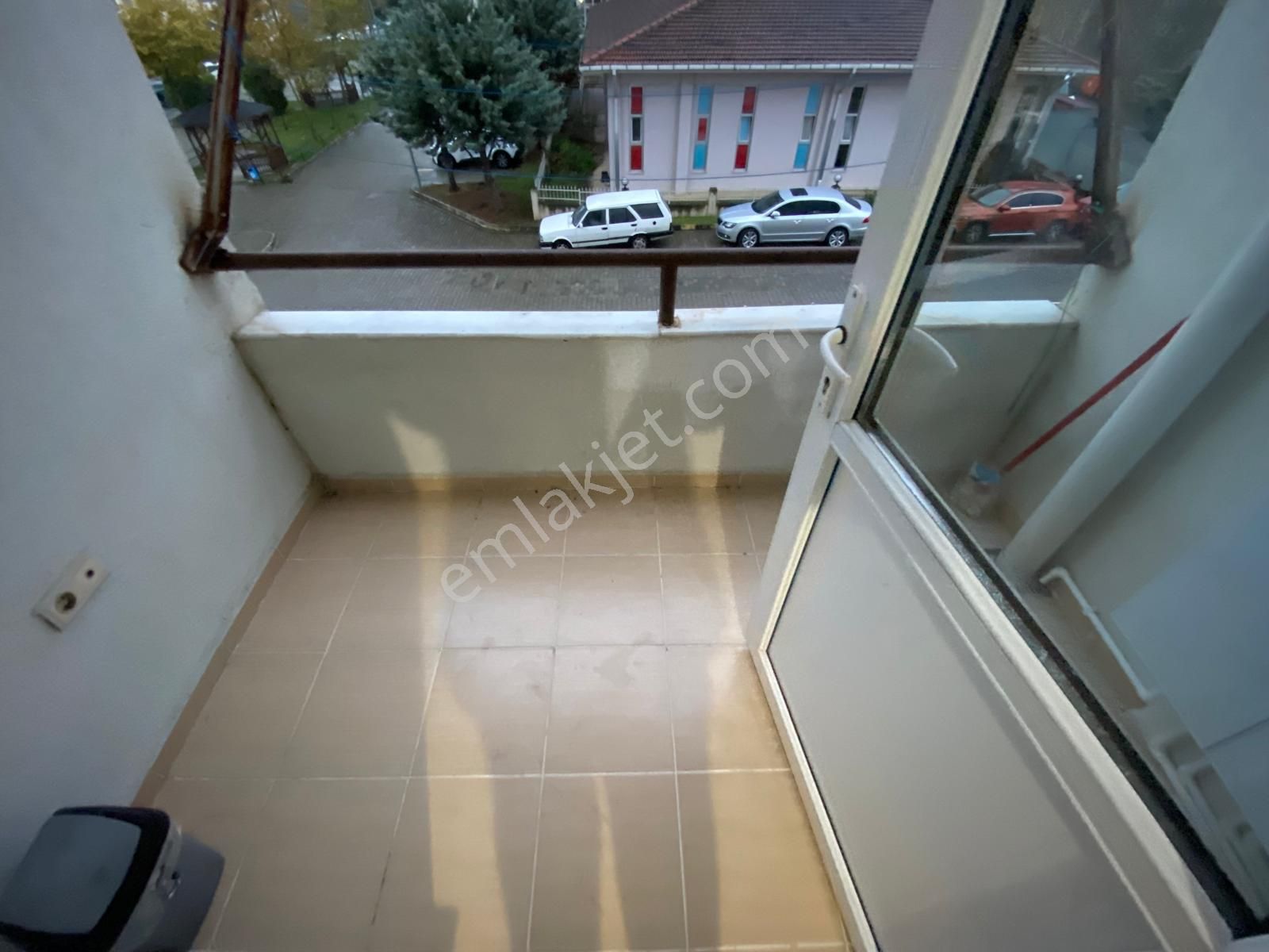 Trabzon Kaşüstü'nde 3+1 Eşyalı Satılık Daire - Görsel 16