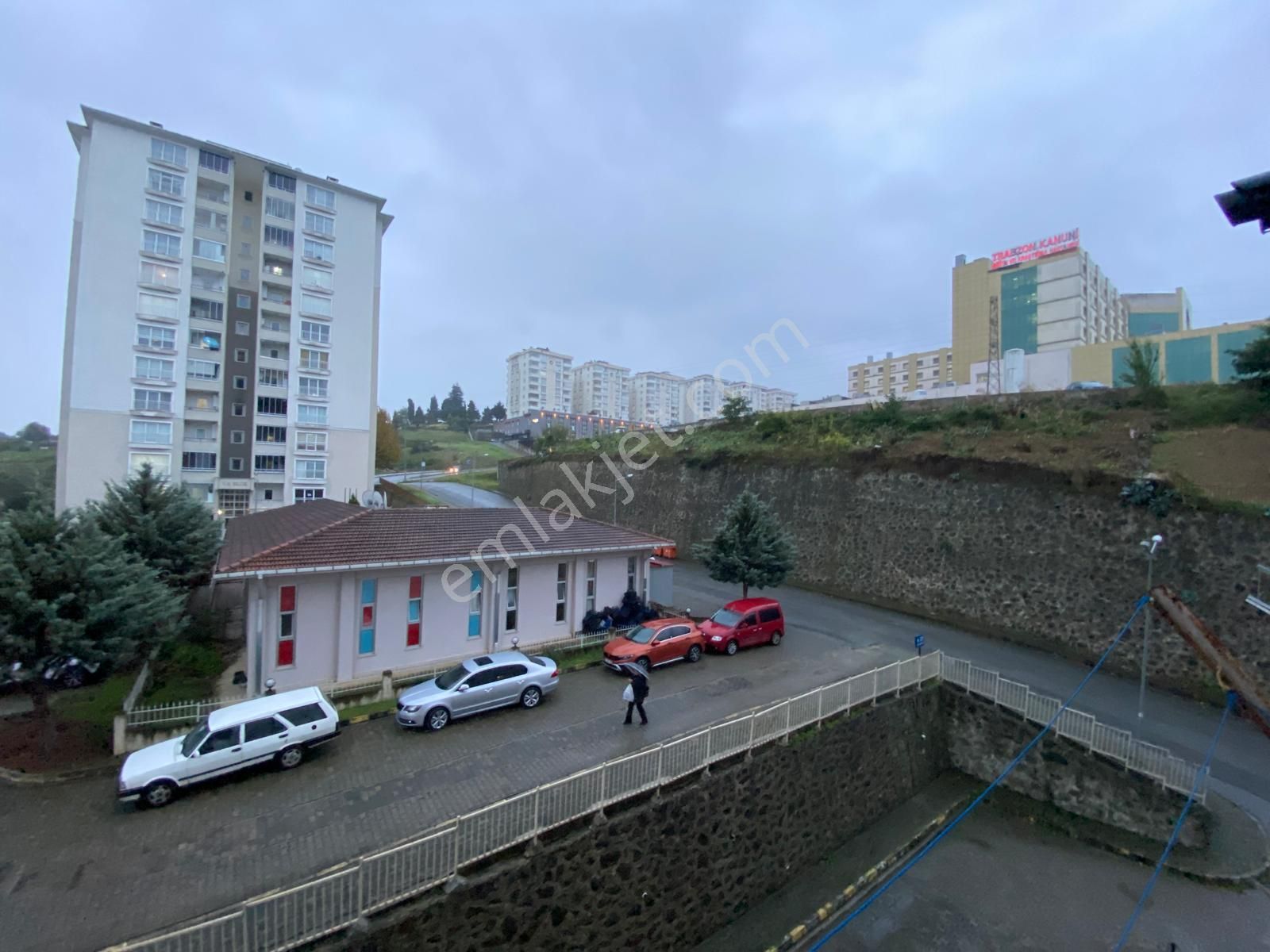 Trabzon Kaşüstü'nde 3+1 Eşyalı Satılık Daire - Görsel 11