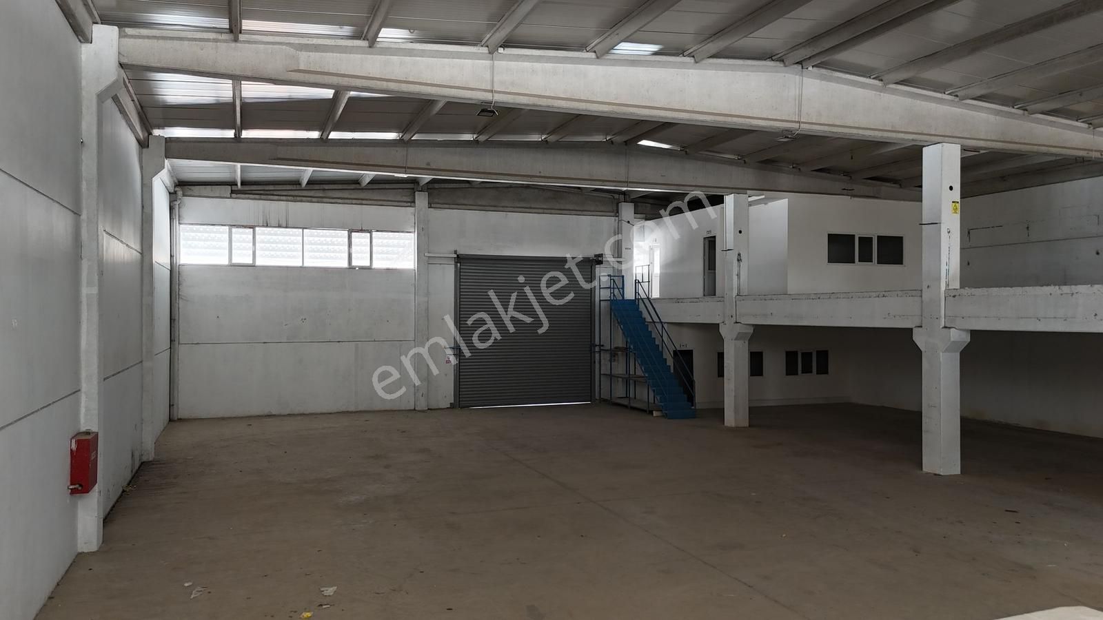 Bergama 3'üncü Sanayi Bölgesinde 1000 M2 Depo Kiralıktır - Görsel 10