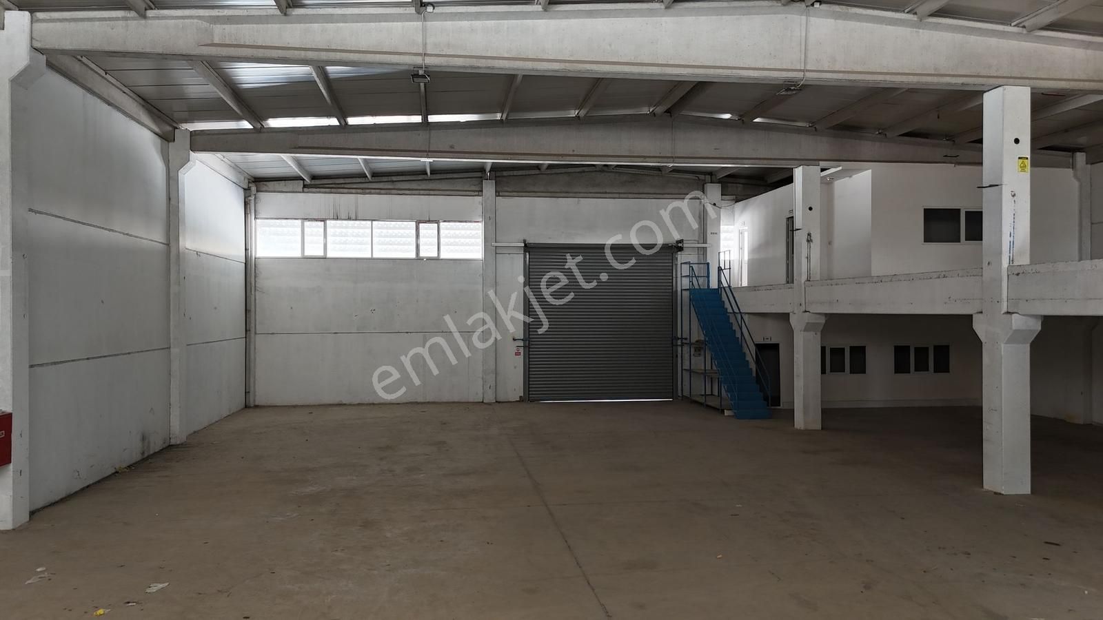 Bergama 3'üncü Sanayi Bölgesinde 1000 M2 Depo Kiralıktır - Görsel 3