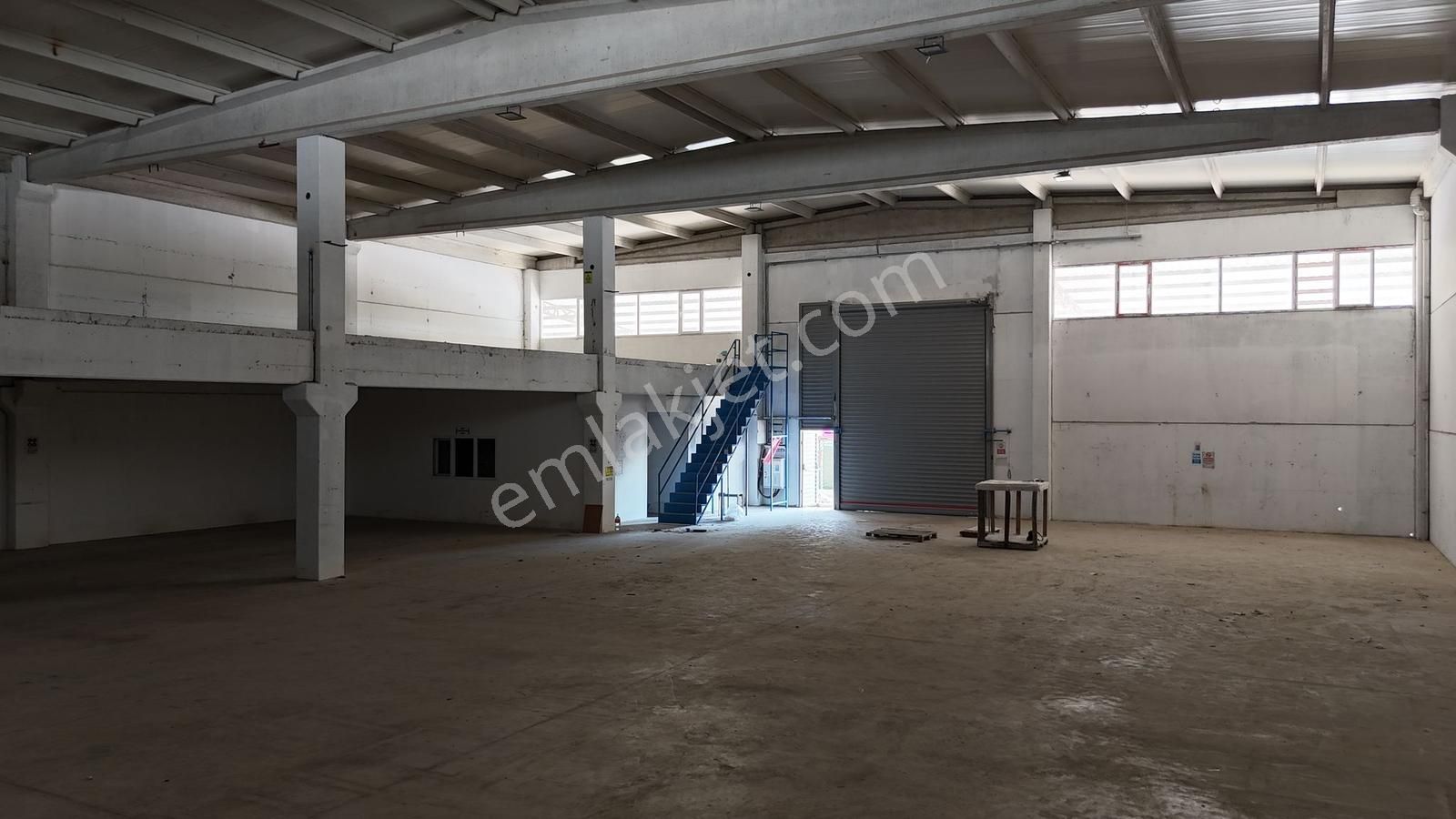 Bergama 3'üncü Sanayi Bölgesinde 1000 M2 Depo Kiralıktır - Görsel 7