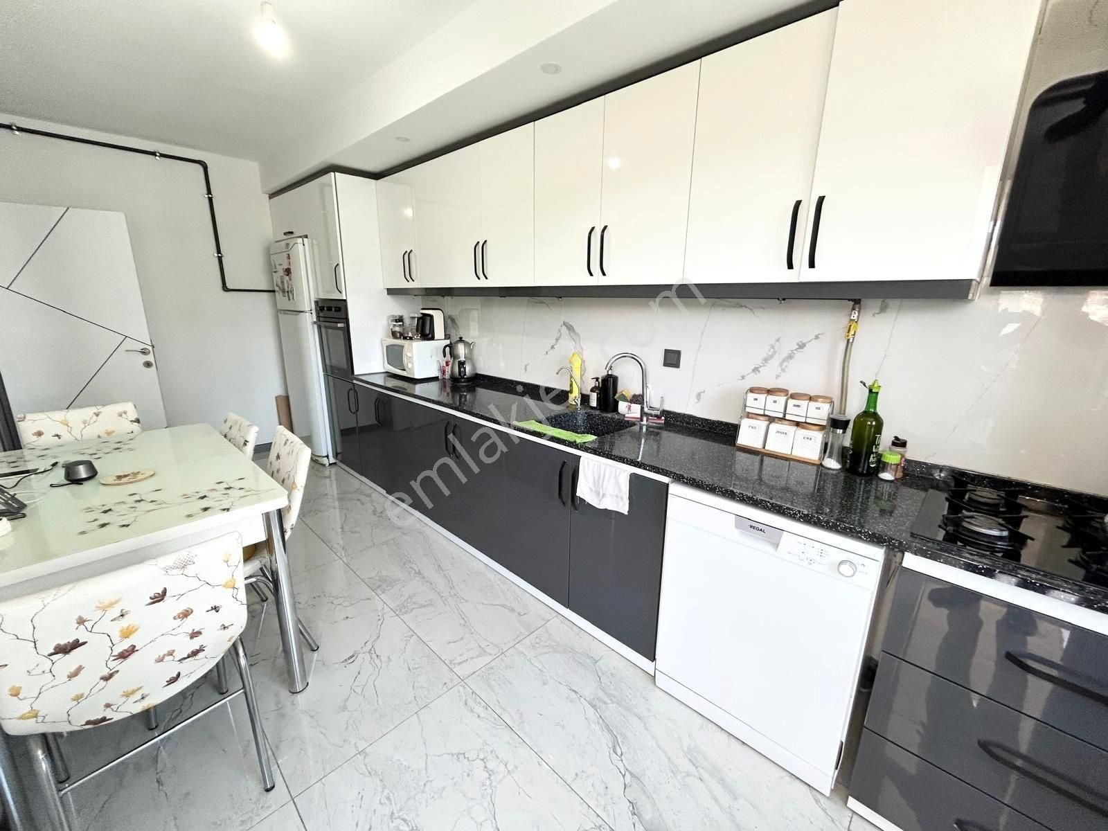 *yükselden Yetkili Yüzme Havuzlu Site İçerisinde 3+1 Lüks Daire - Görsel 17
