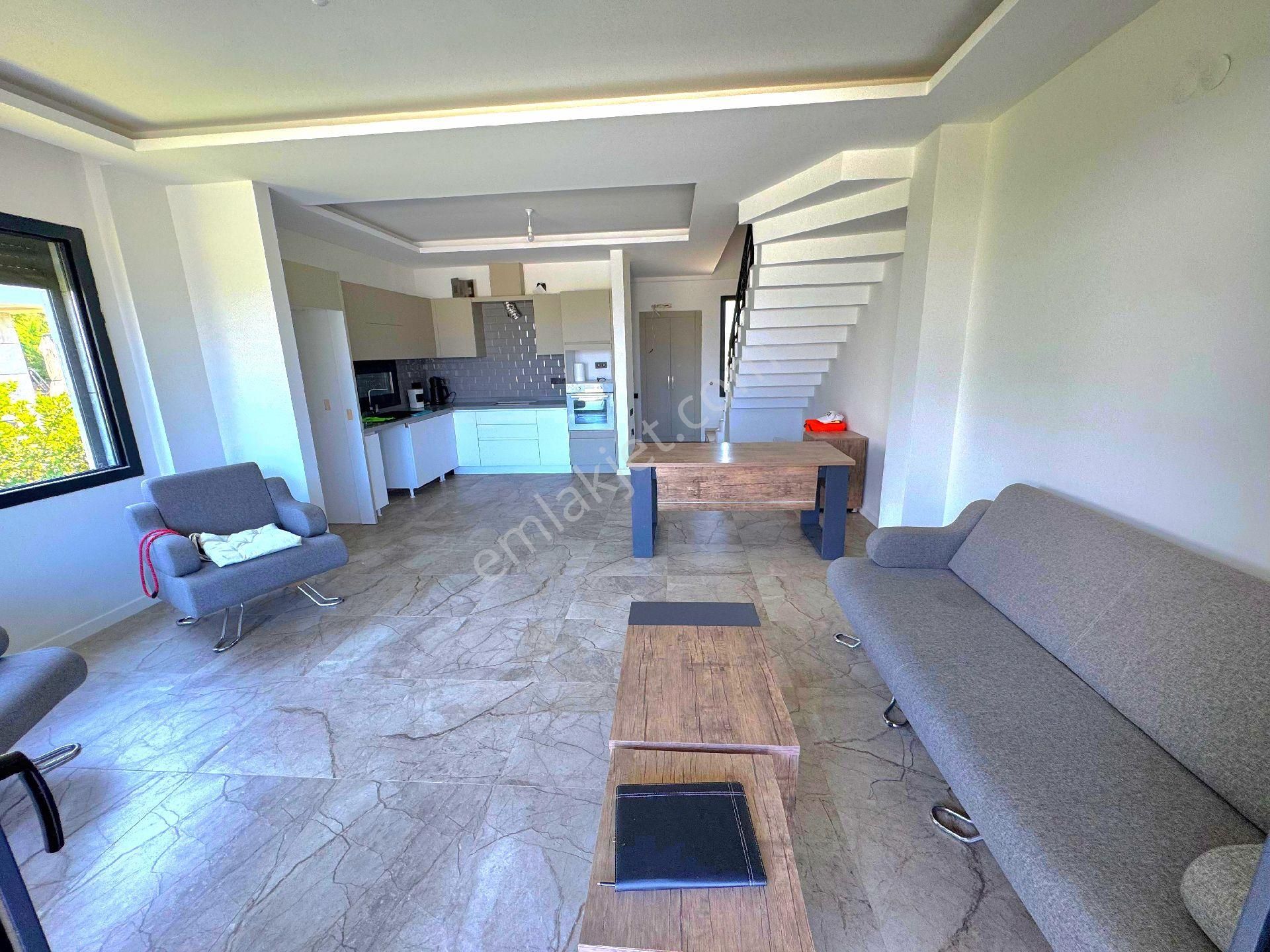 Güzelçamlıda Havuzlu Sitede 3+1 Bahçeli Sıfır Villa - Görsel 24