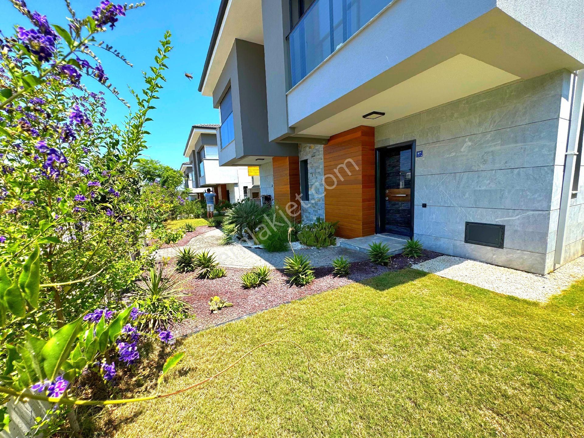 Güzelçamlıda Havuzlu Sitede 3+1 Bahçeli Sıfır Villa - Görsel 3