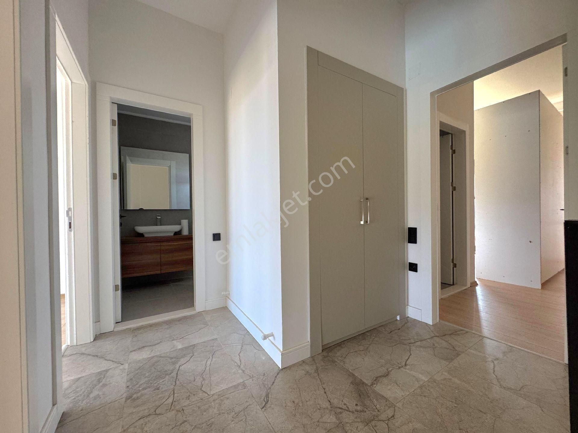 Güzelçamlıda Havuzlu Sitede 3+1 Bahçeli Sıfır Villa - Görsel 34