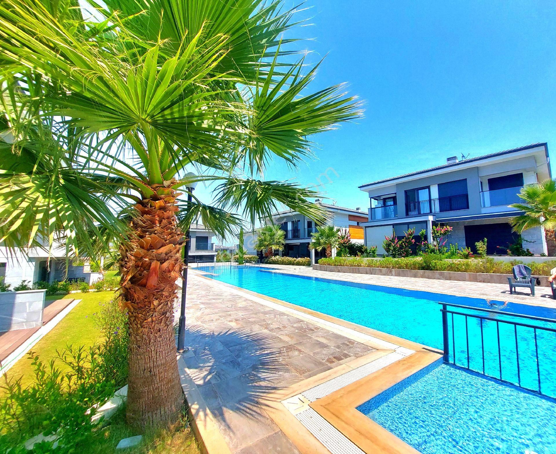 Güzelçamlıda Havuzlu Sitede 3+1 Bahçeli Sıfır Villa - Görsel 19