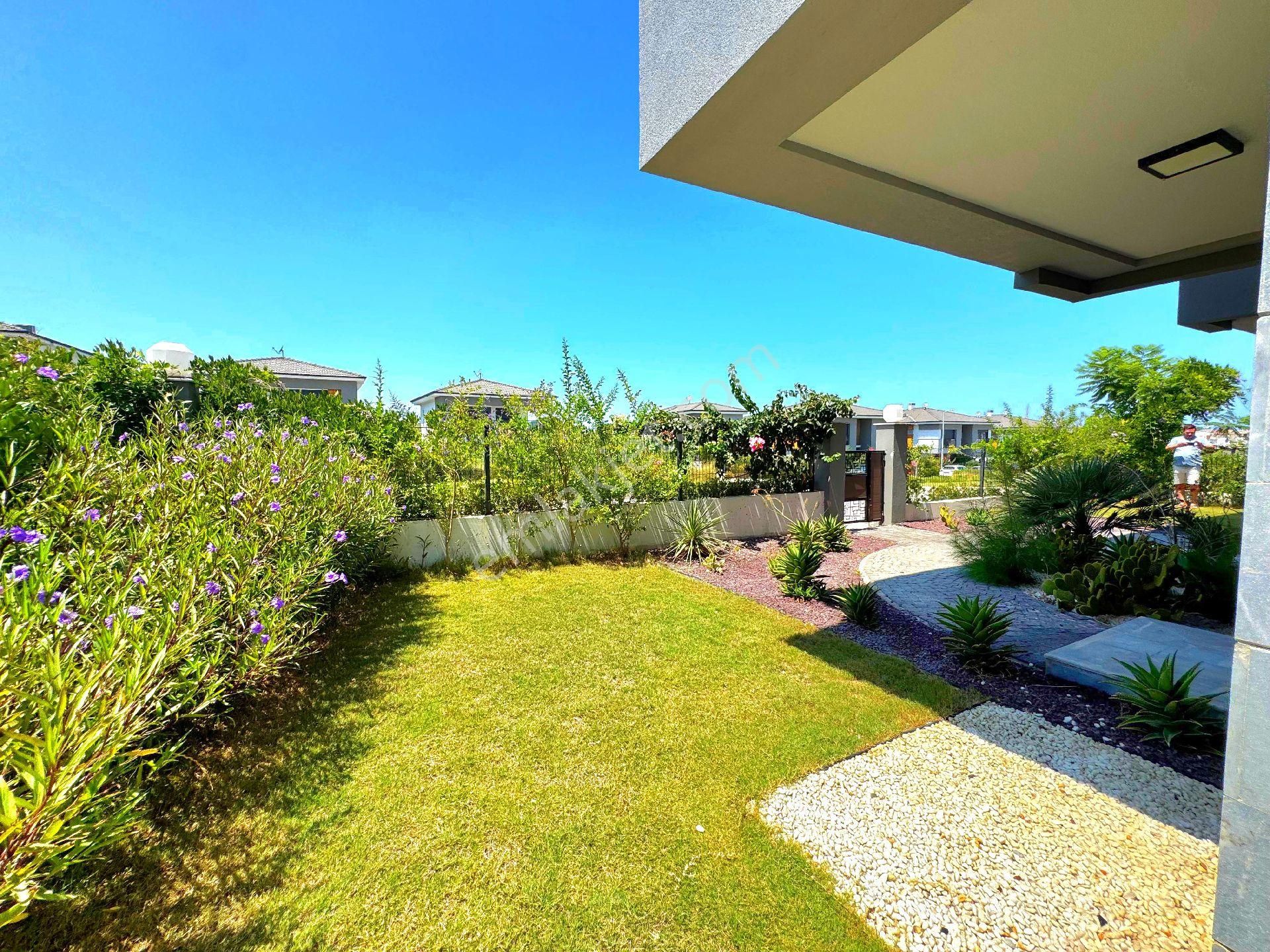 Güzelçamlıda Havuzlu Sitede 3+1 Bahçeli Sıfır Villa - Görsel 6