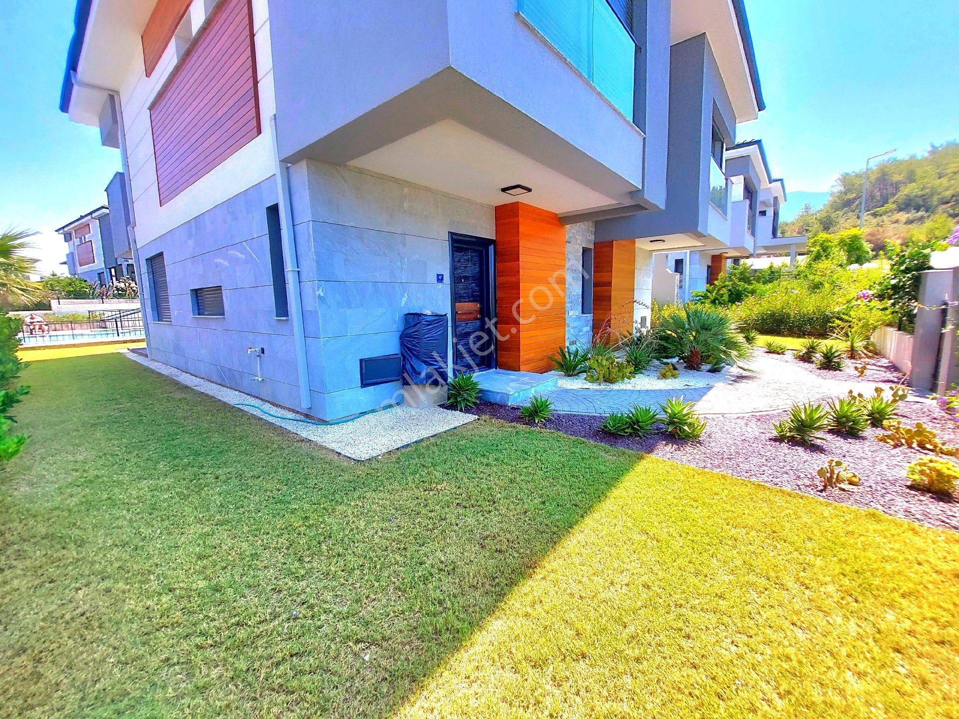 Güzelçamlıda Havuzlu Sitede 3+1 Bahçeli Sıfır Villa - Görsel 12