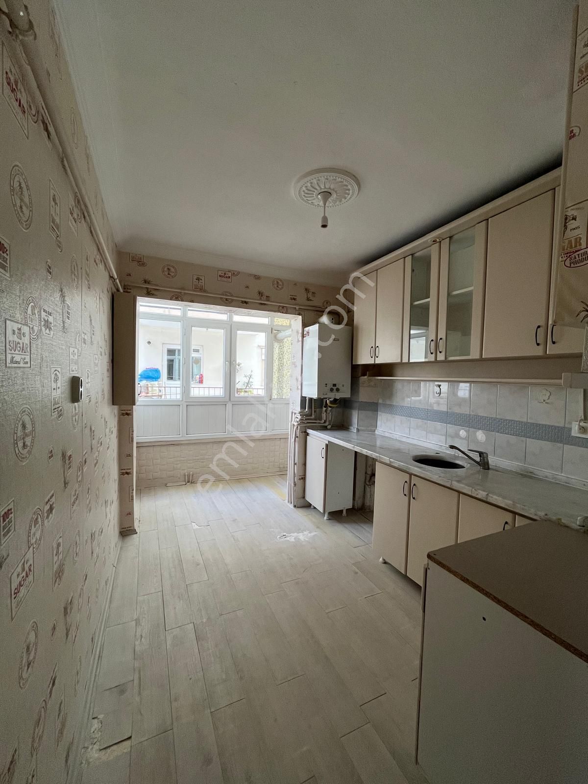 Mareşal Çakmak Mh.de 3+1 Ara Kat Ebevyn Banyolu Satılık Daire - Görsel 6