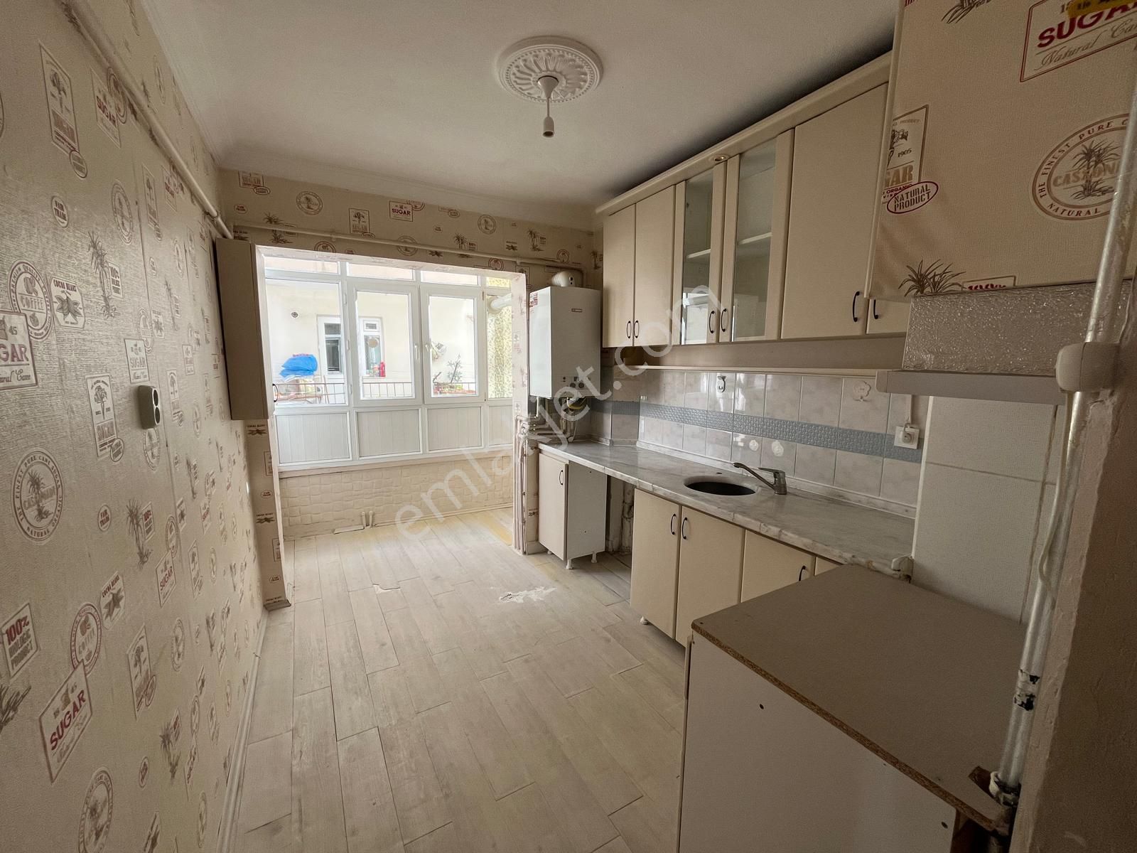 Mareşal Çakmak Mh.de 3+1 Ara Kat Ebevyn Banyolu Satılık Daire - Görsel 4