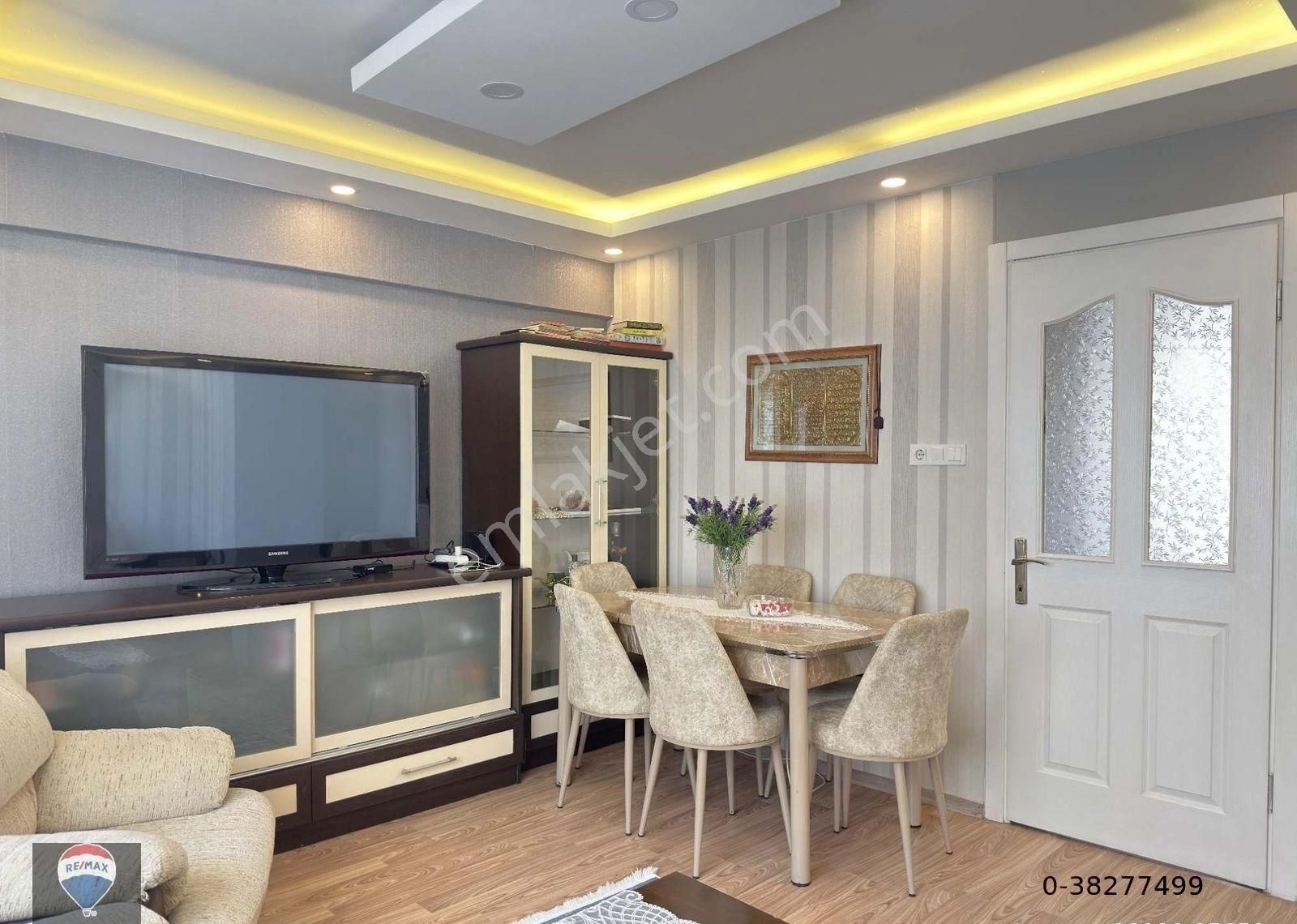 Kuşadası Merkezde Satılık 2 Daire 1 Dükkan - Görsel 20