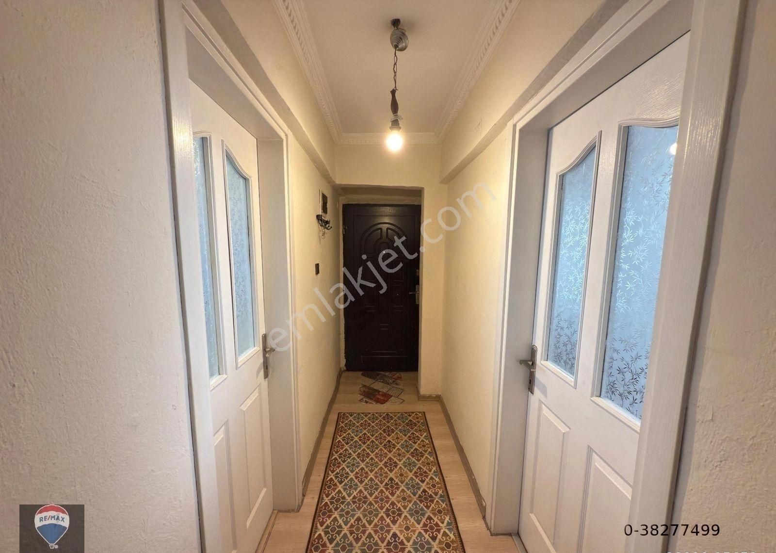 Kuşadası Merkezde Satılık 2 Daire 1 Dükkan - Görsel 16