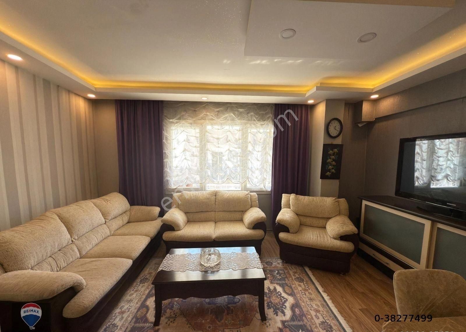 Kuşadası Merkezde Satılık 2 Daire 1 Dükkan - Görsel 5