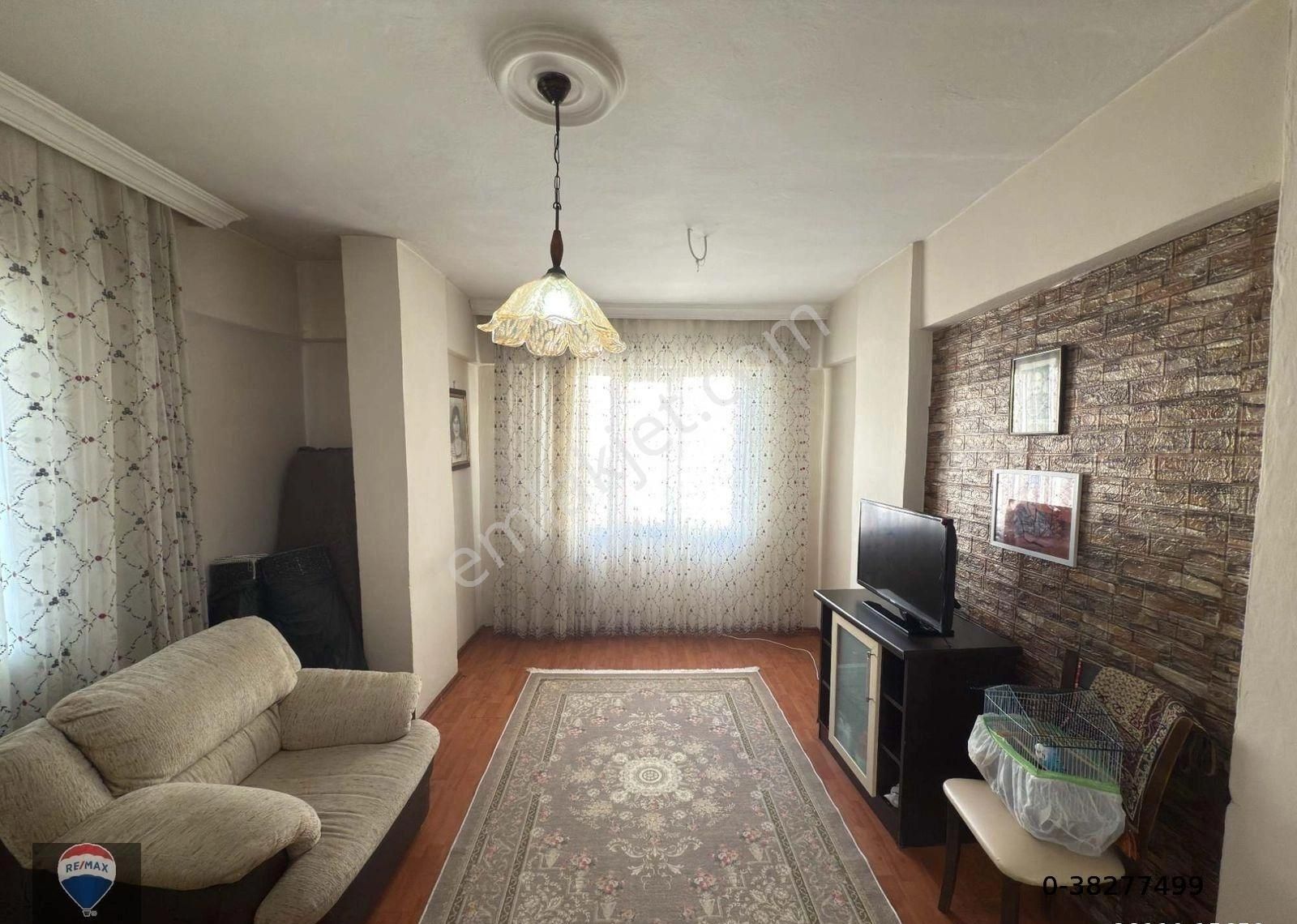 Kuşadası Merkezde Satılık 2 Daire 1 Dükkan - Görsel 35