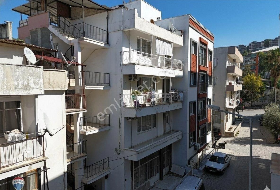 Kuşadası Merkezde Satılık 2 Daire 1 Dükkan - Görsel 27