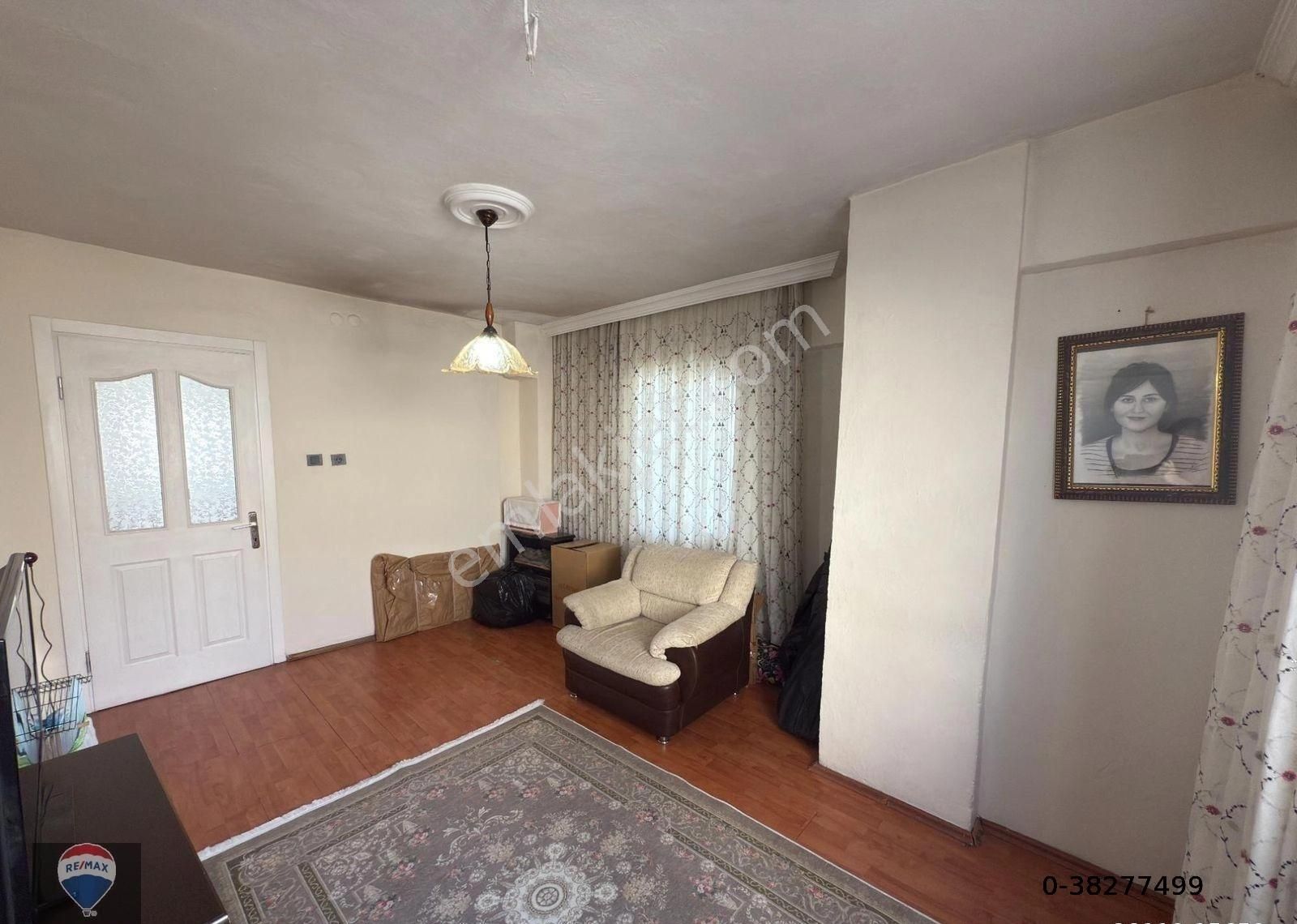 Kuşadası Merkezde Satılık 2 Daire 1 Dükkan - Görsel 33