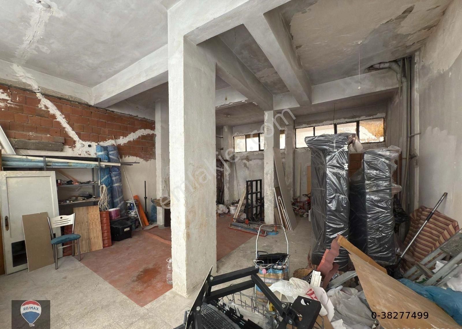 Kuşadası Merkezde Satılık 2 Daire 1 Dükkan - Görsel 21