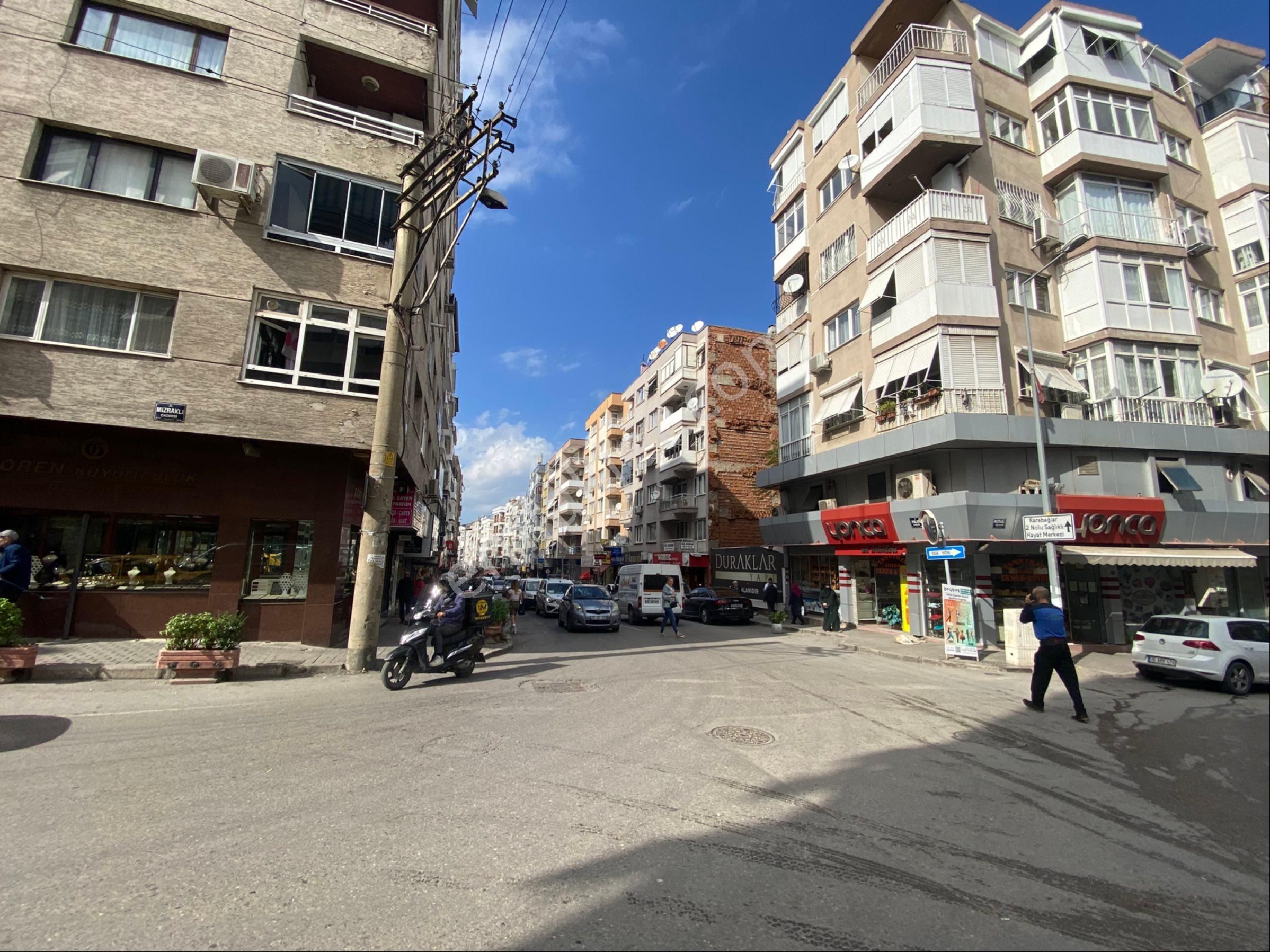 Yeşilyurt Mızraklı Cadde Üzerinde 2+1 90m2 Lüks Dekorlu Ferah Daire - Görsel 35