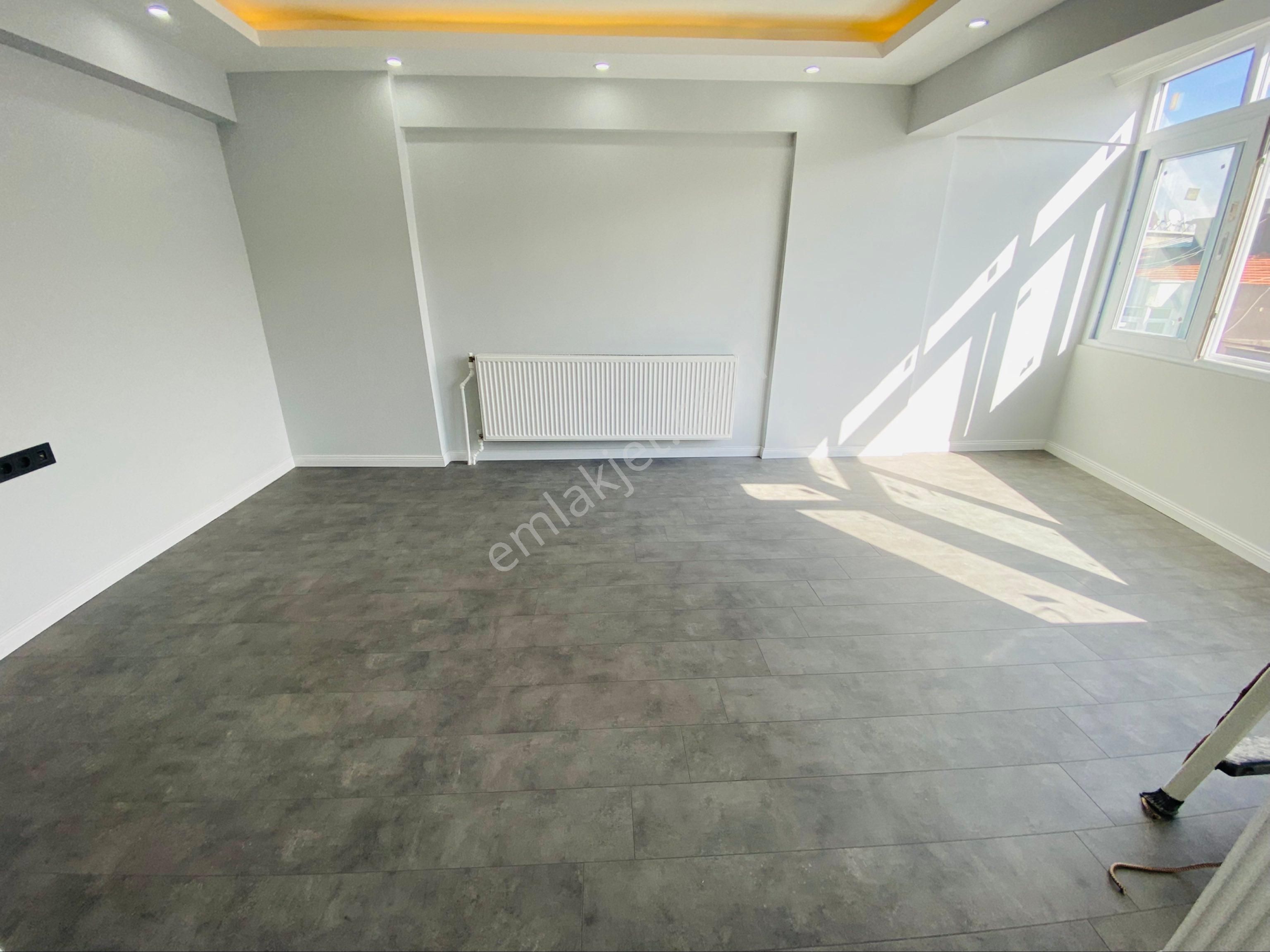 Yeşilyurt Mızraklı Cadde Üzerinde 2+1 90m2 Lüks Dekorlu Ferah Daire - Görsel 3