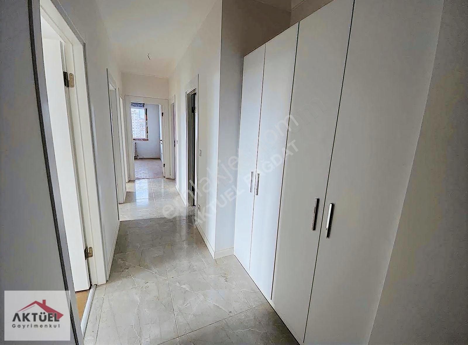 Göztepe'de Deniz Manzaralı Bağdat'a Yakın 140 M2 Balkonlu 3+1 - Görsel 14