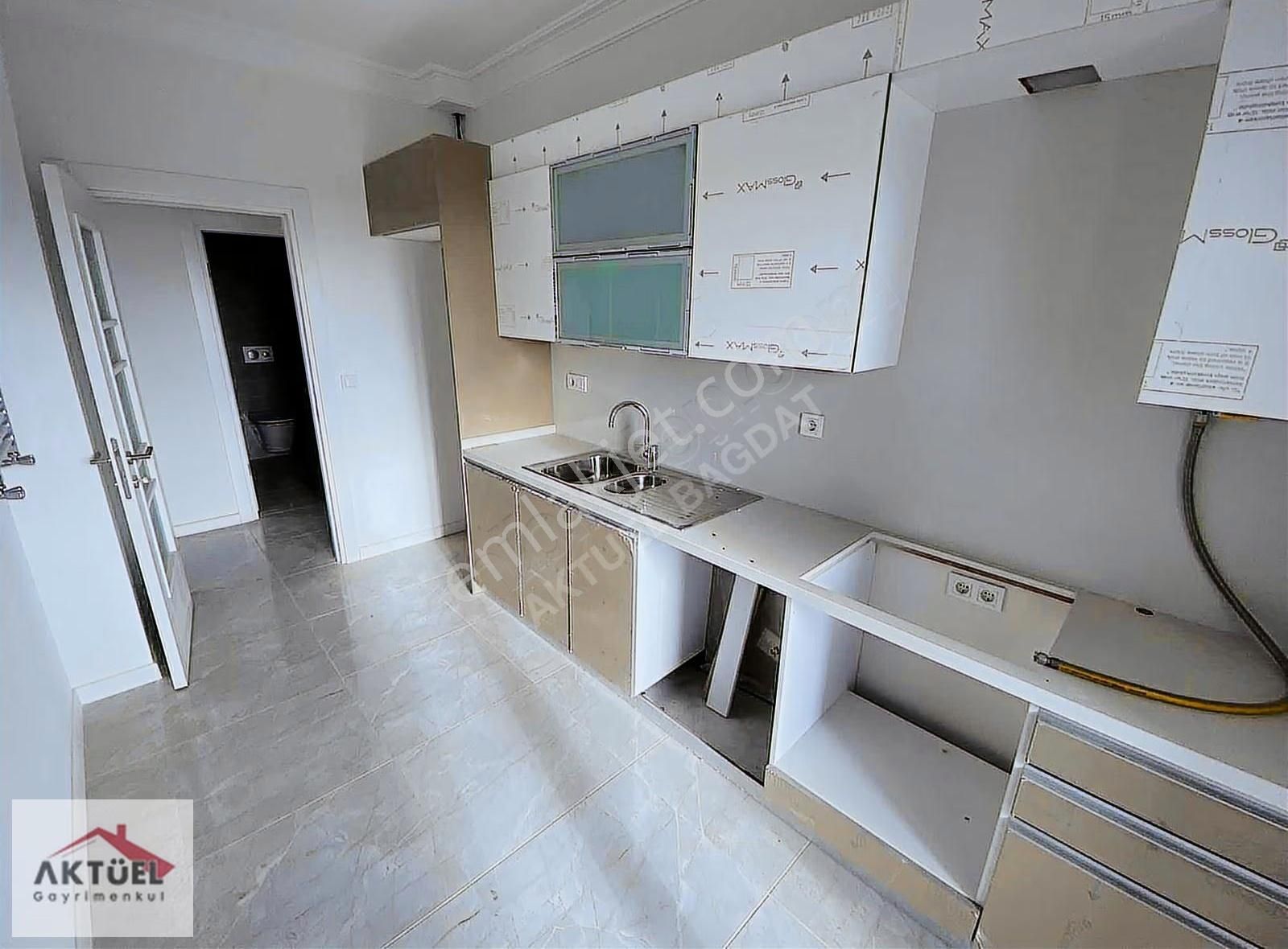 Göztepe'de Deniz Manzaralı Bağdat'a Yakın 140 M2 Balkonlu 3+1 - Görsel 21