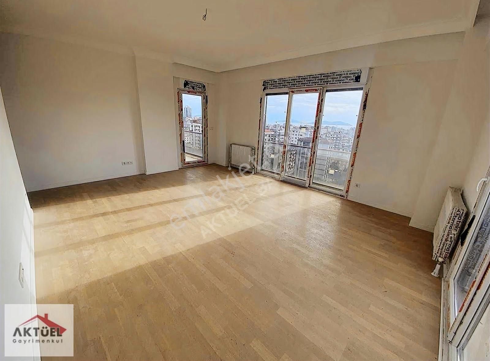 Göztepe'de Deniz Manzaralı Bağdat'a Yakın 140 M2 Balkonlu 3+1 - Görsel 7