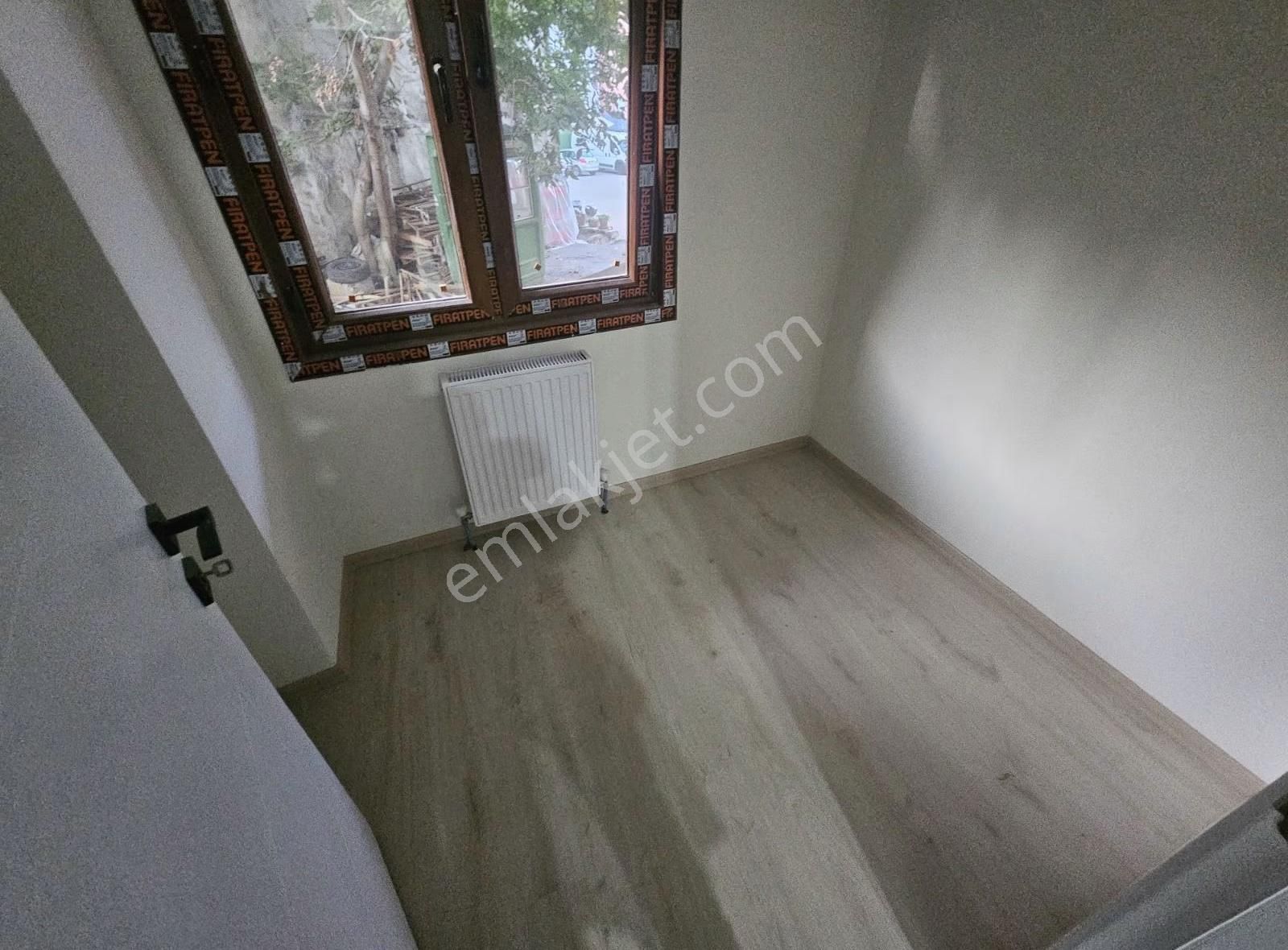 Üsküdar Belediye Karşısı 2+1 Yeni Sıfır Bina Cuma Pazarı İçinde