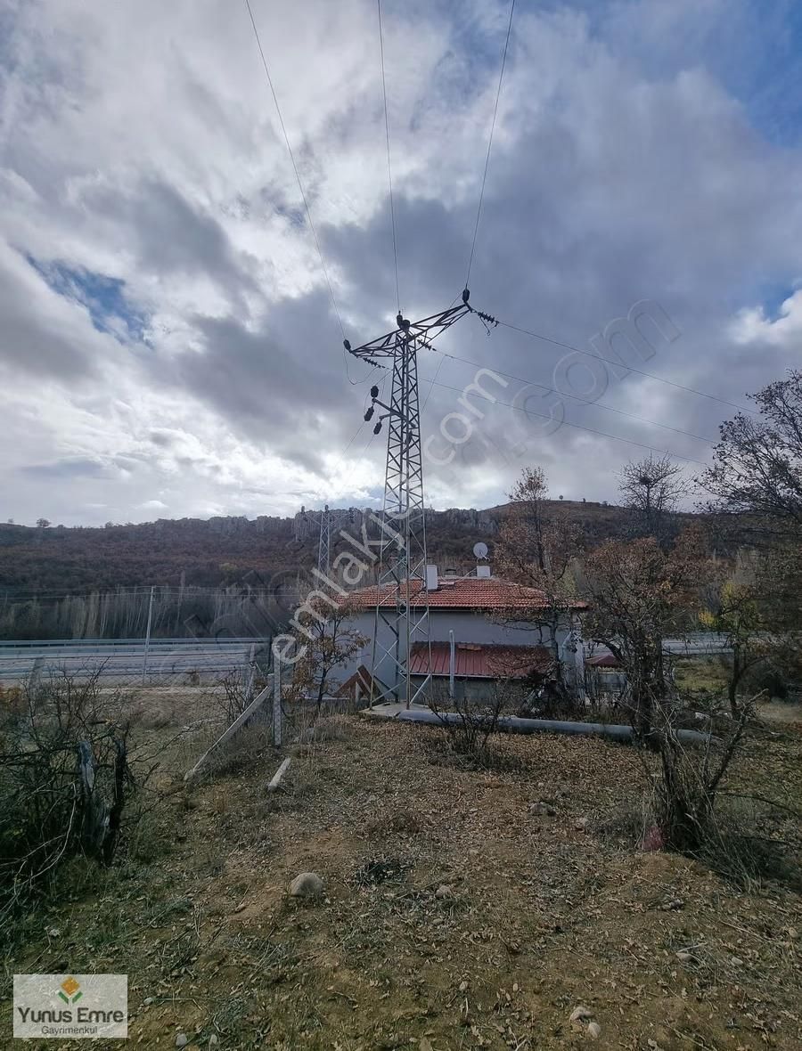 Erenkaya'da Antalya Yolu Üzeri Satılık 550 M² Bahçe