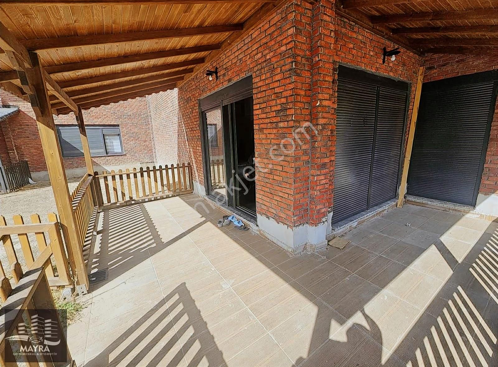 Bölgenin En İyisi 190 M2 3+1 Bahçe Kullanımlı Dubleks Lüks Site - Görsel 30