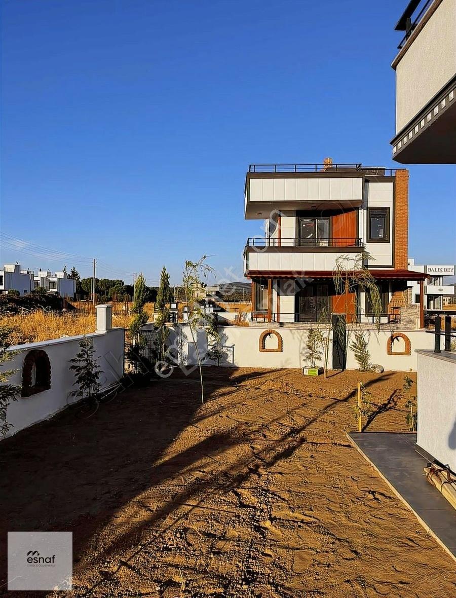 Esnaf Emlaktan Karaağaç Sahilinde Köşe Parsel Villa Arsaları