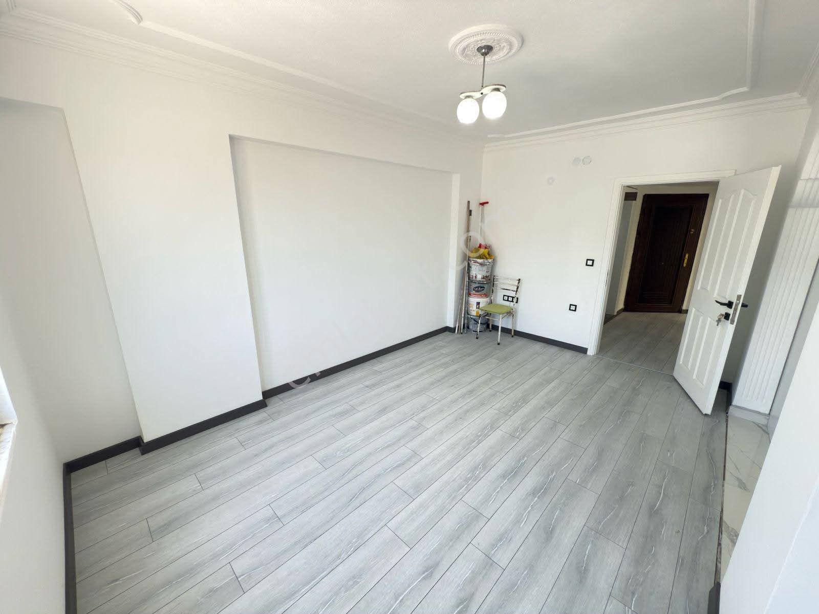 Didim Efeler Mah Ana Cadde Üzerinde - Görsel 3