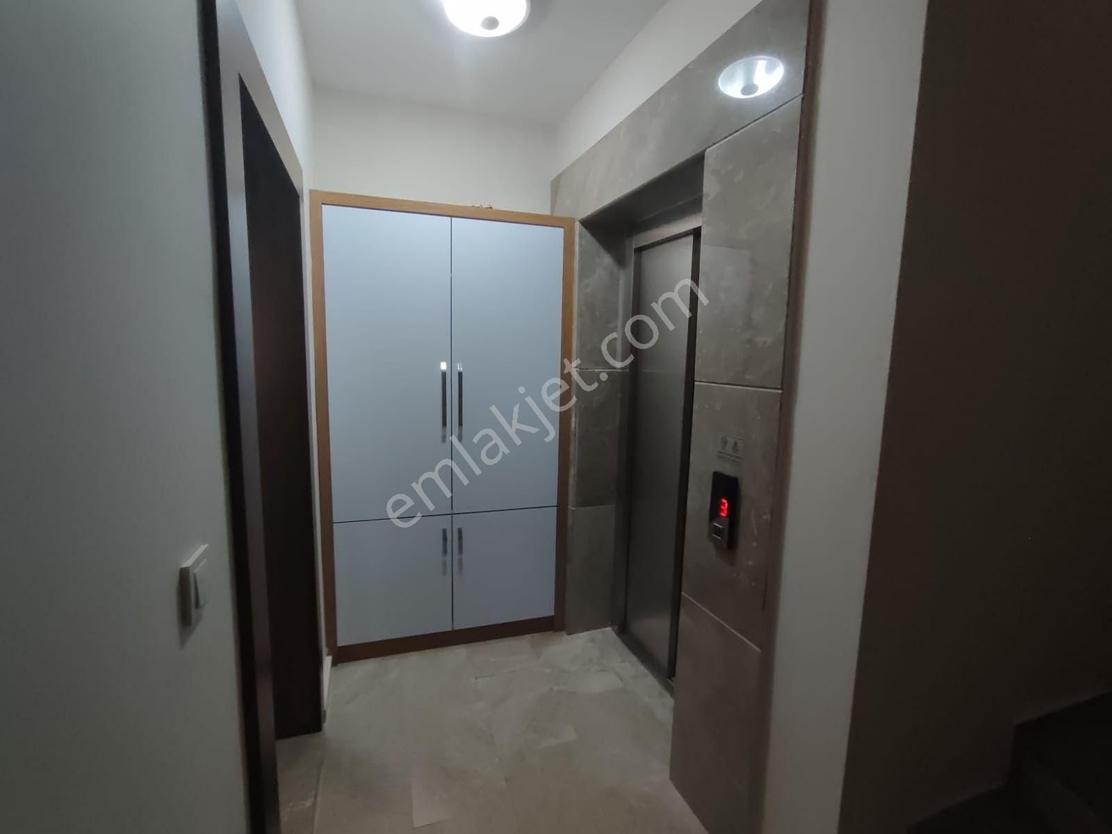 Fevziçakmak Mh. Yeni Binada Asansörlü 2+1 Eşyalı Lüks Daire - Görsel 23