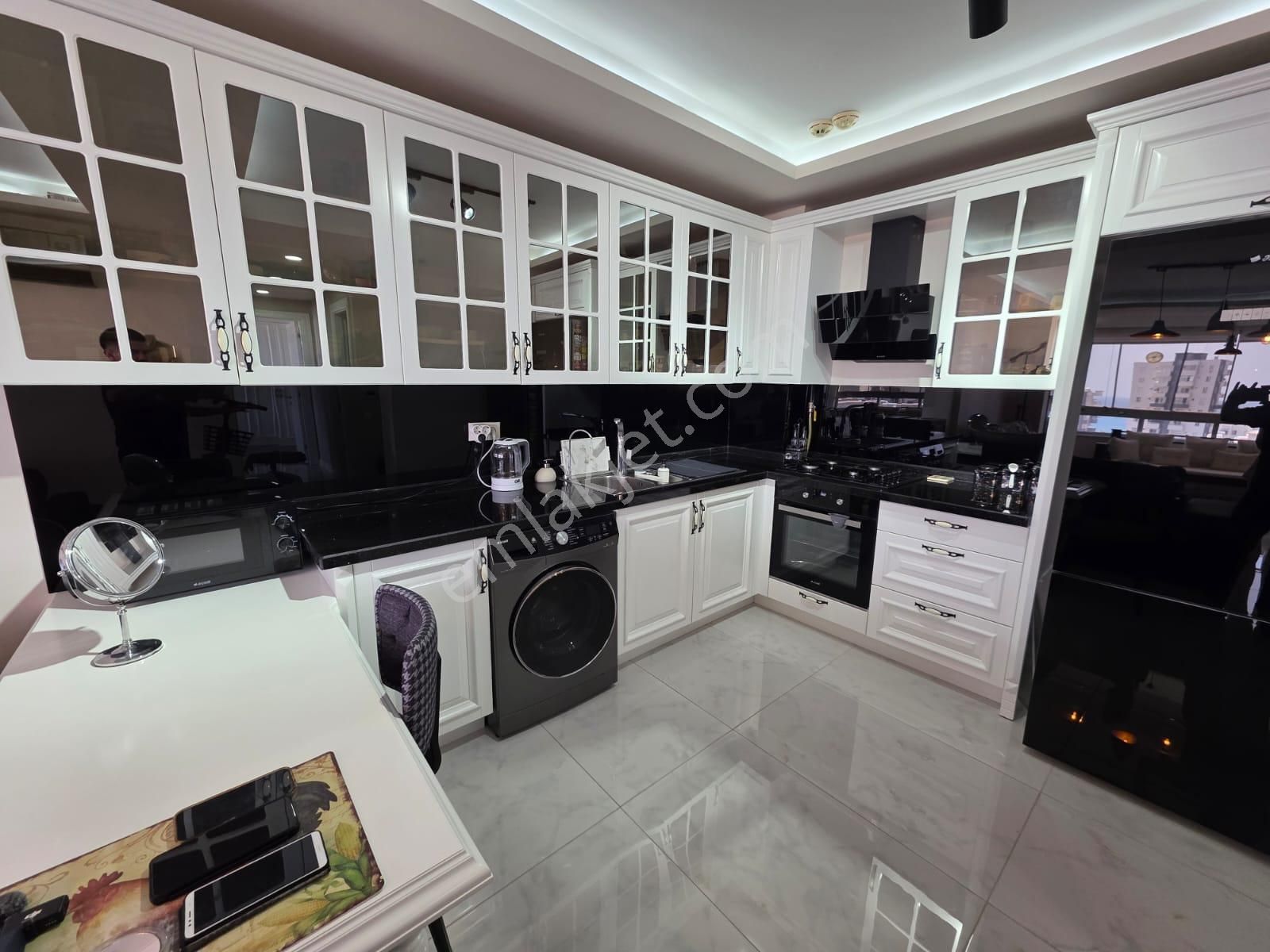 Tece De Kapanmaz Deniz Manzaralı Esyalı Satılık Havuzlu İskanlı