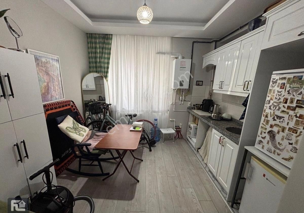 F-l Emlaktan Ünalan Metro Metrobüs Emaar Avm Libadiye Yakını 1+1 Yeni