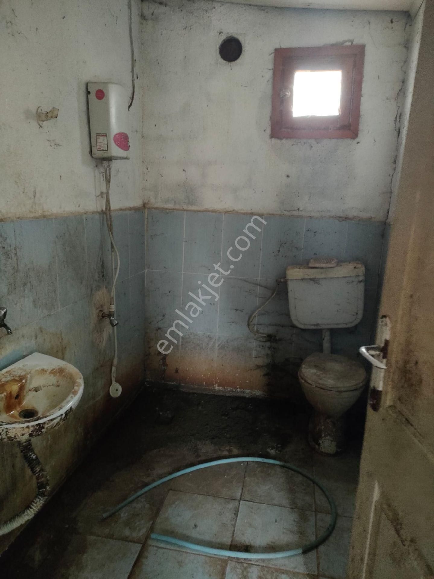 İzmir Bergama Çamoba Mah Satılık Köy Evi - Görsel 11