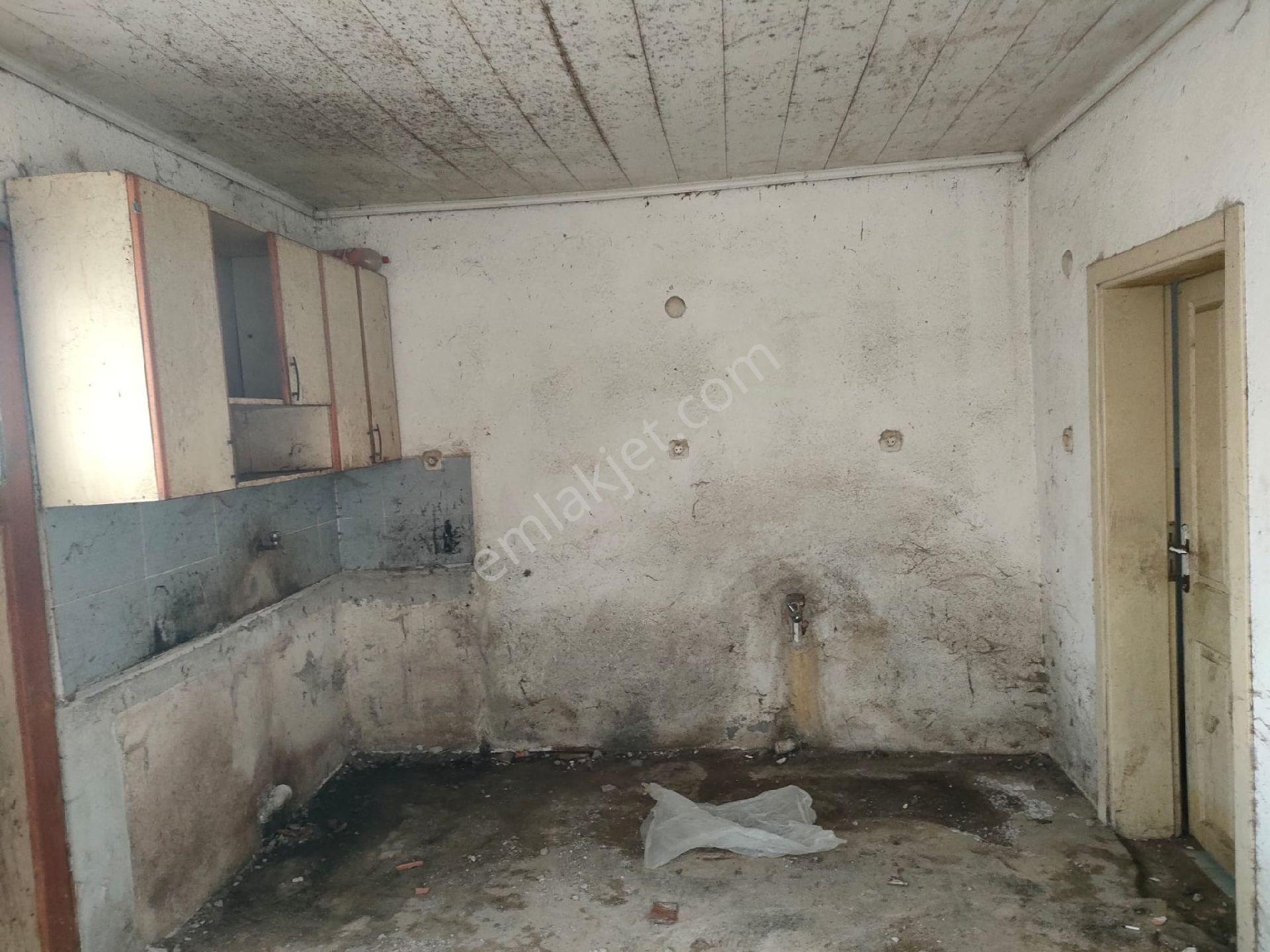 İzmir Bergama Çamoba Mah Satılık Köy Evi - Görsel 10