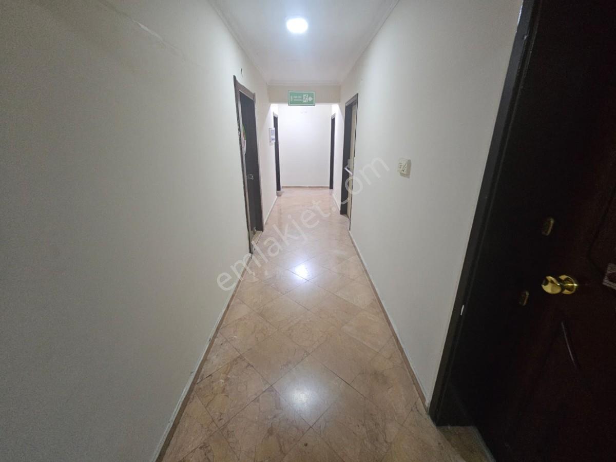 Bornova Merkezde Öztürk İş Merkezinde Kiralık 2+1 Ofis - Görsel 20