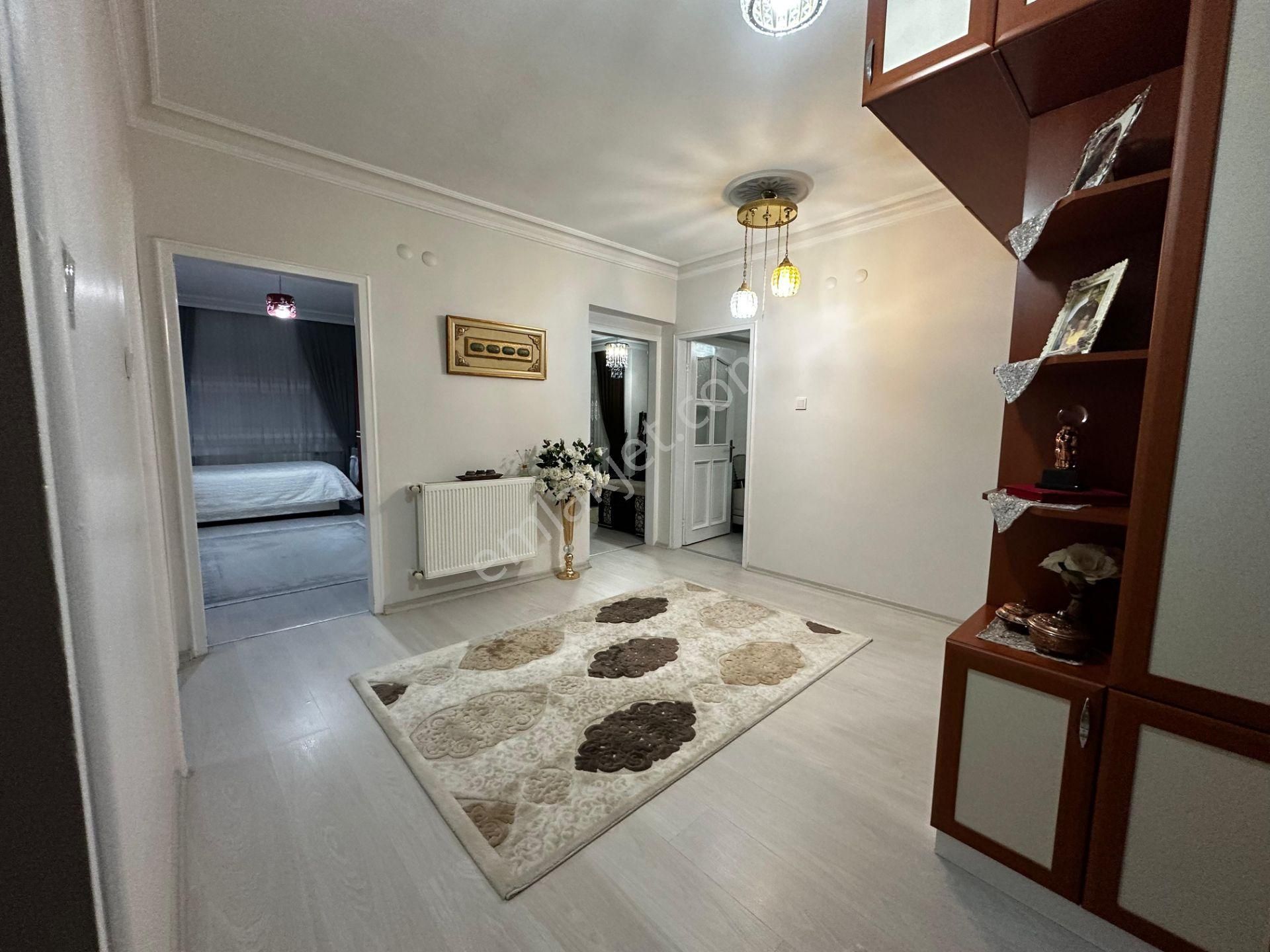 Osmangazi Ana Cadde Üzerinde Manzaralı Ara Kat Çok Geniş Kiralık Daire 3+1 - Görsel 27