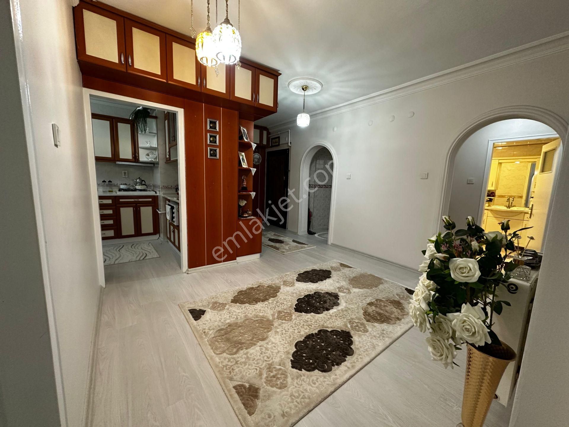 Osmangazi Ana Cadde Üzerinde Manzaralı Ara Kat Çok Geniş Kiralık Daire 3+1 - Görsel 9