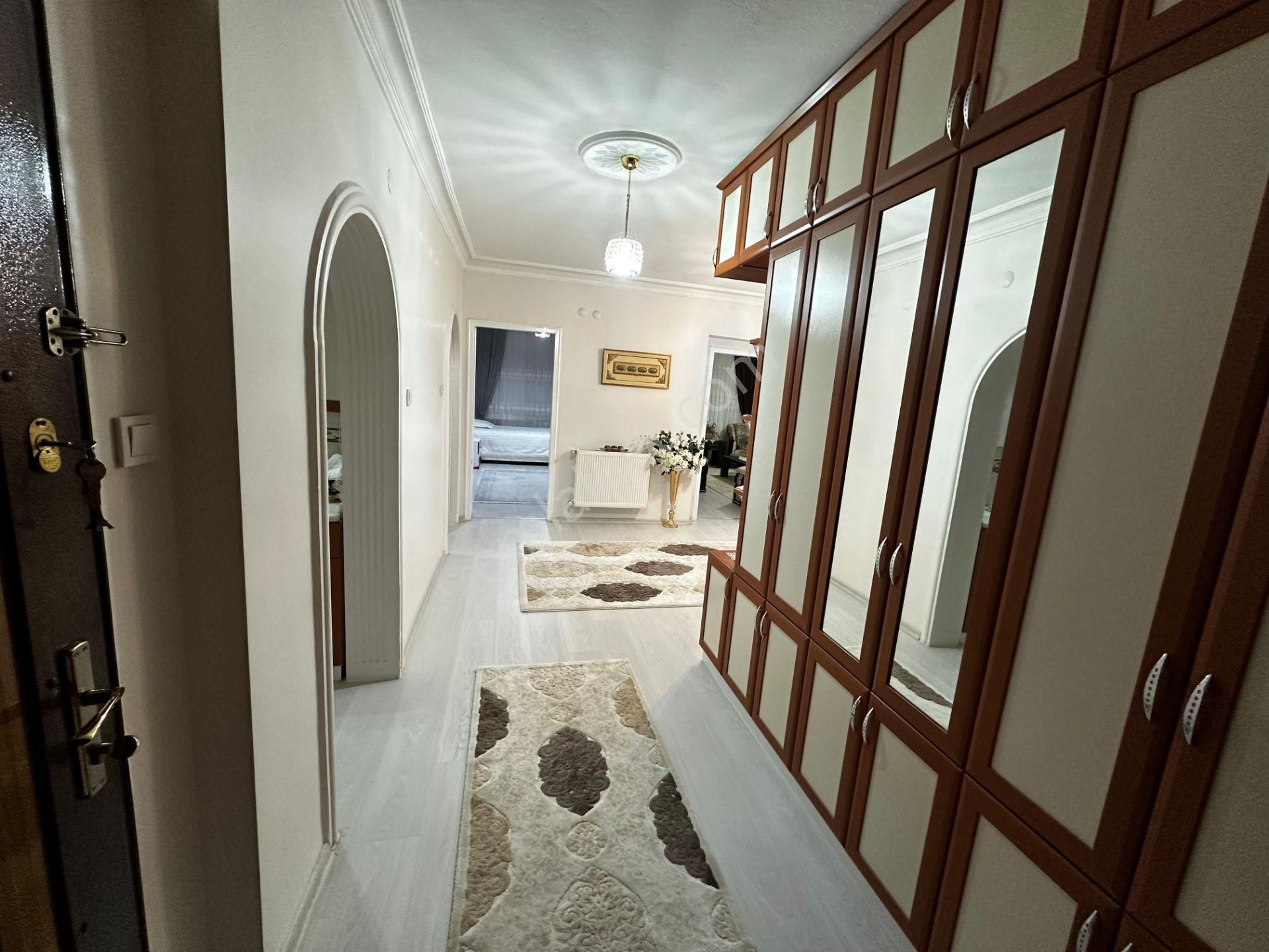 Osmangazi Ana Cadde Üzerinde Manzaralı Ara Kat Çok Geniş Kiralık Daire 3+1 - Görsel 26