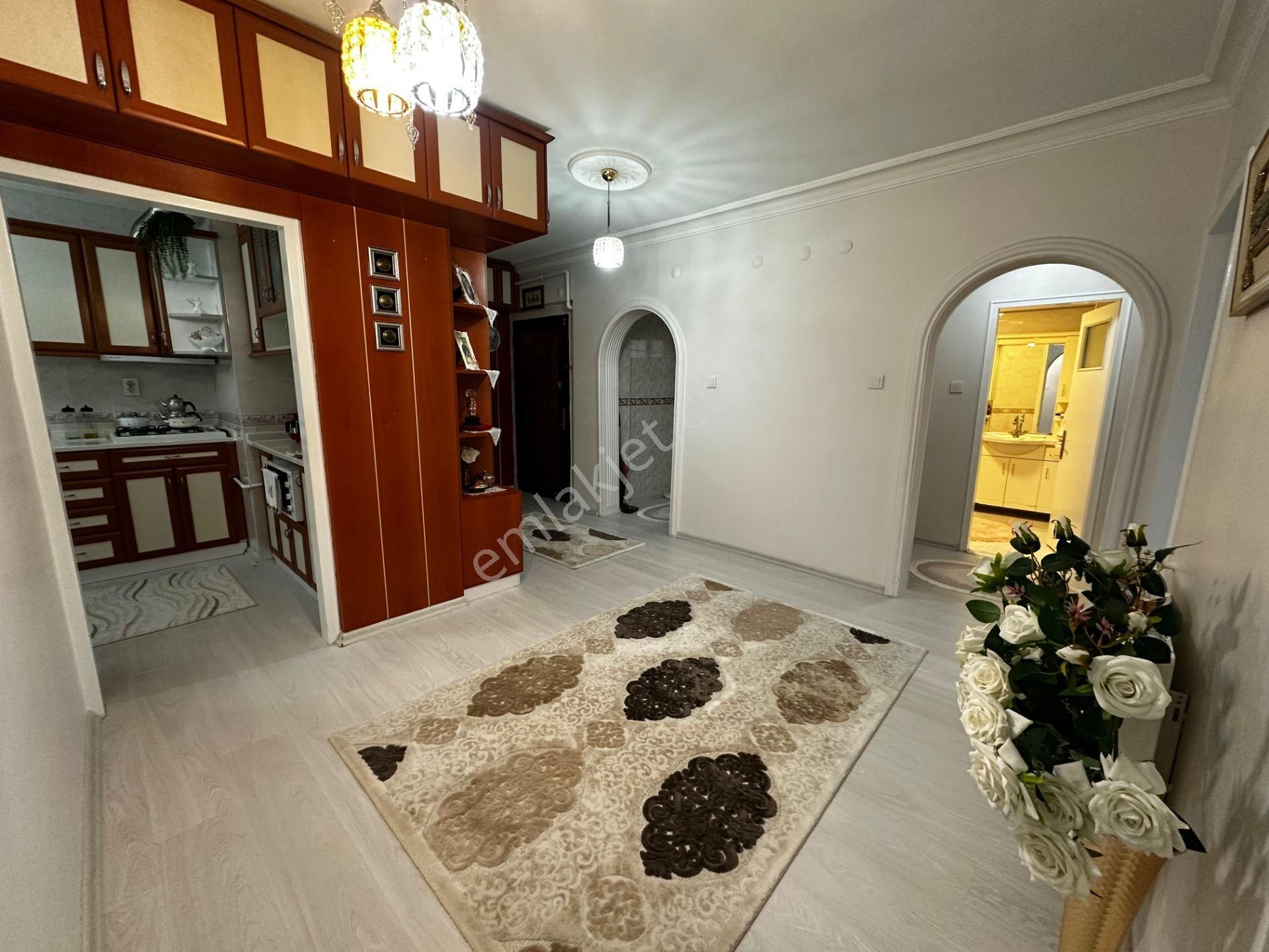 Osmangazi Ana Cadde Üzerinde Manzaralı Ara Kat Çok Geniş Kiralık Daire 3+1 - Görsel 20