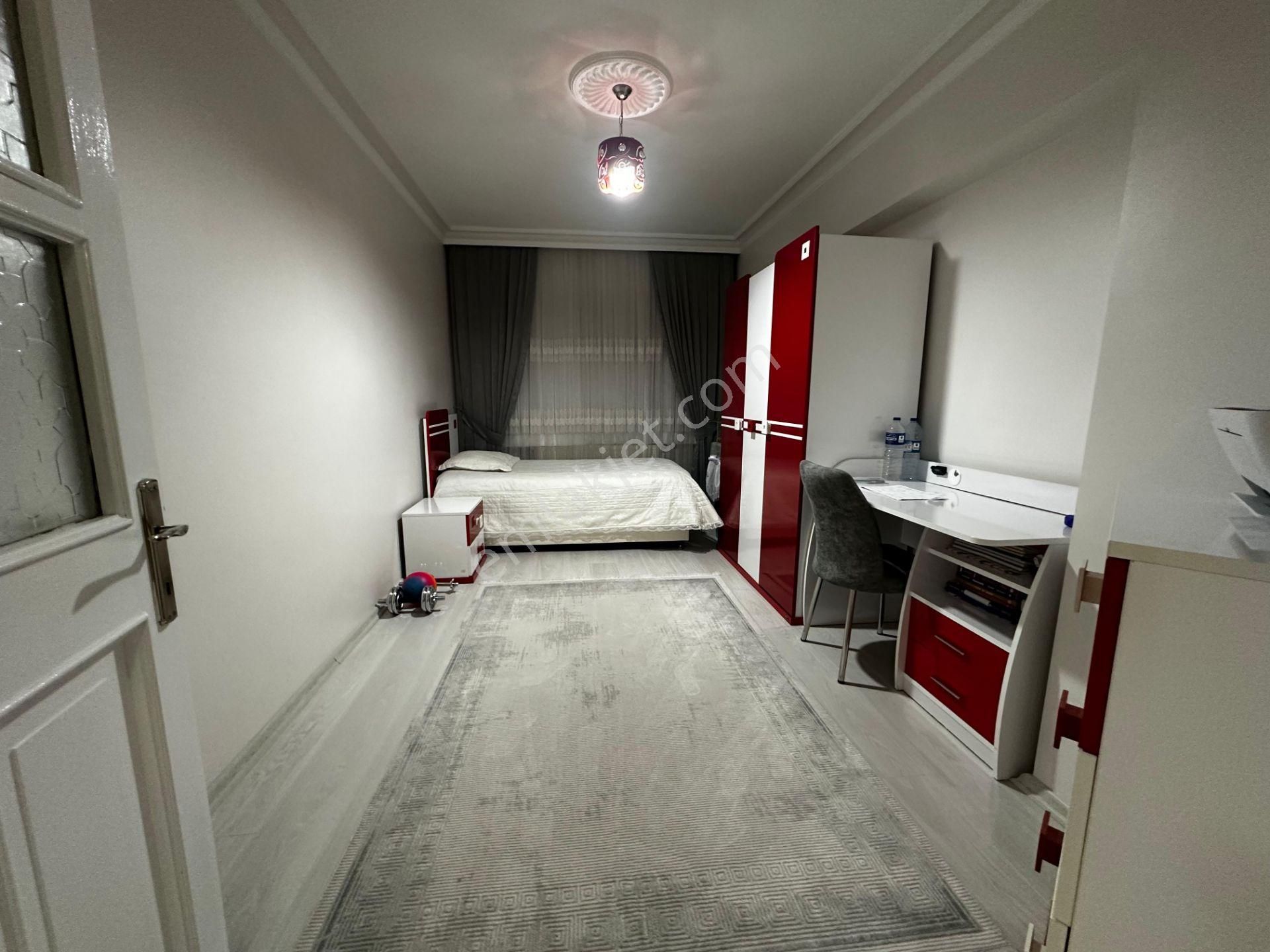 Osmangazi Ana Cadde Üzerinde Manzaralı Ara Kat Çok Geniş Kiralık Daire 3+1 - Görsel 21