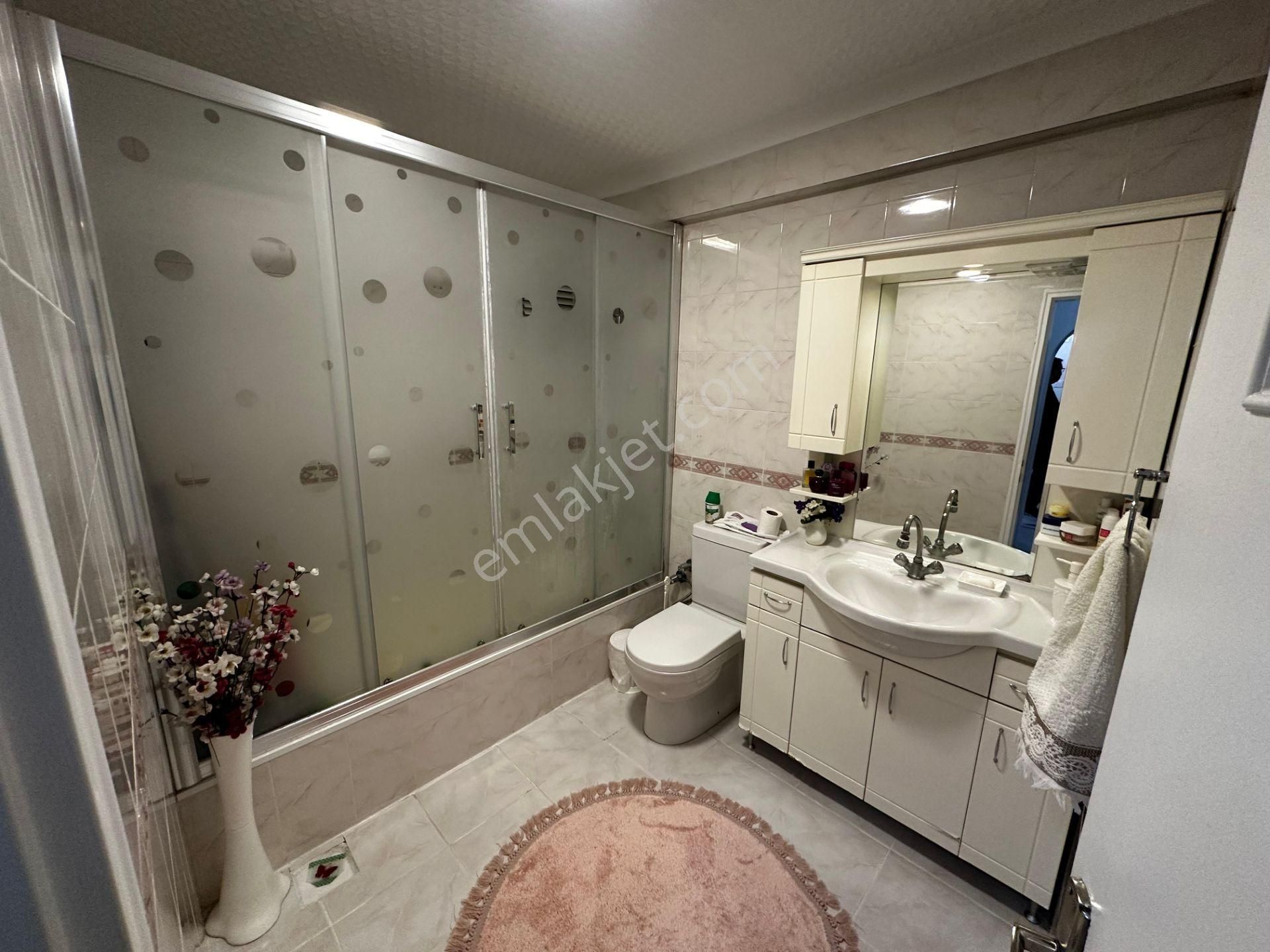 Osmangazi Ana Cadde Üzerinde Manzaralı Ara Kat Çok Geniş Kiralık Daire 3+1 - Görsel 28